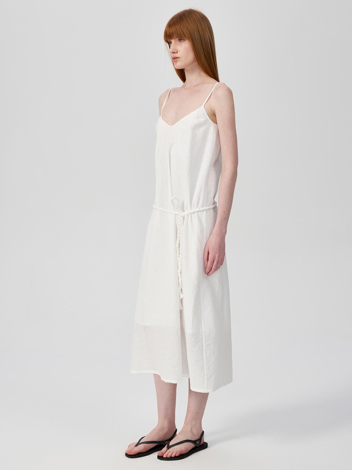 Northbutsouth Twist Knot V-Neck Adjustable Strap Textured Midi Dress