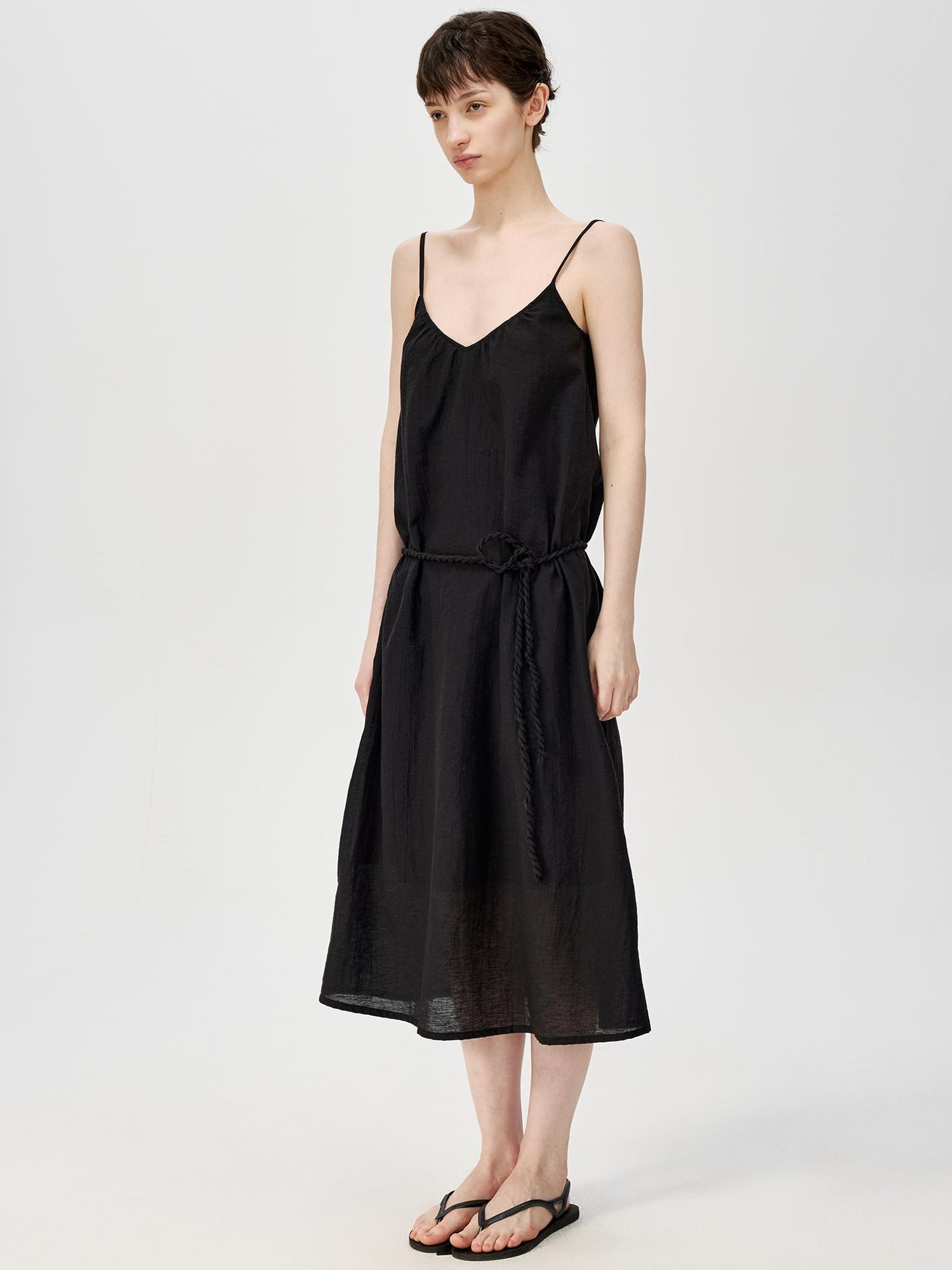 Northbutsouth Twist Knot V-Neck Adjustable Strap Textured Midi Dress