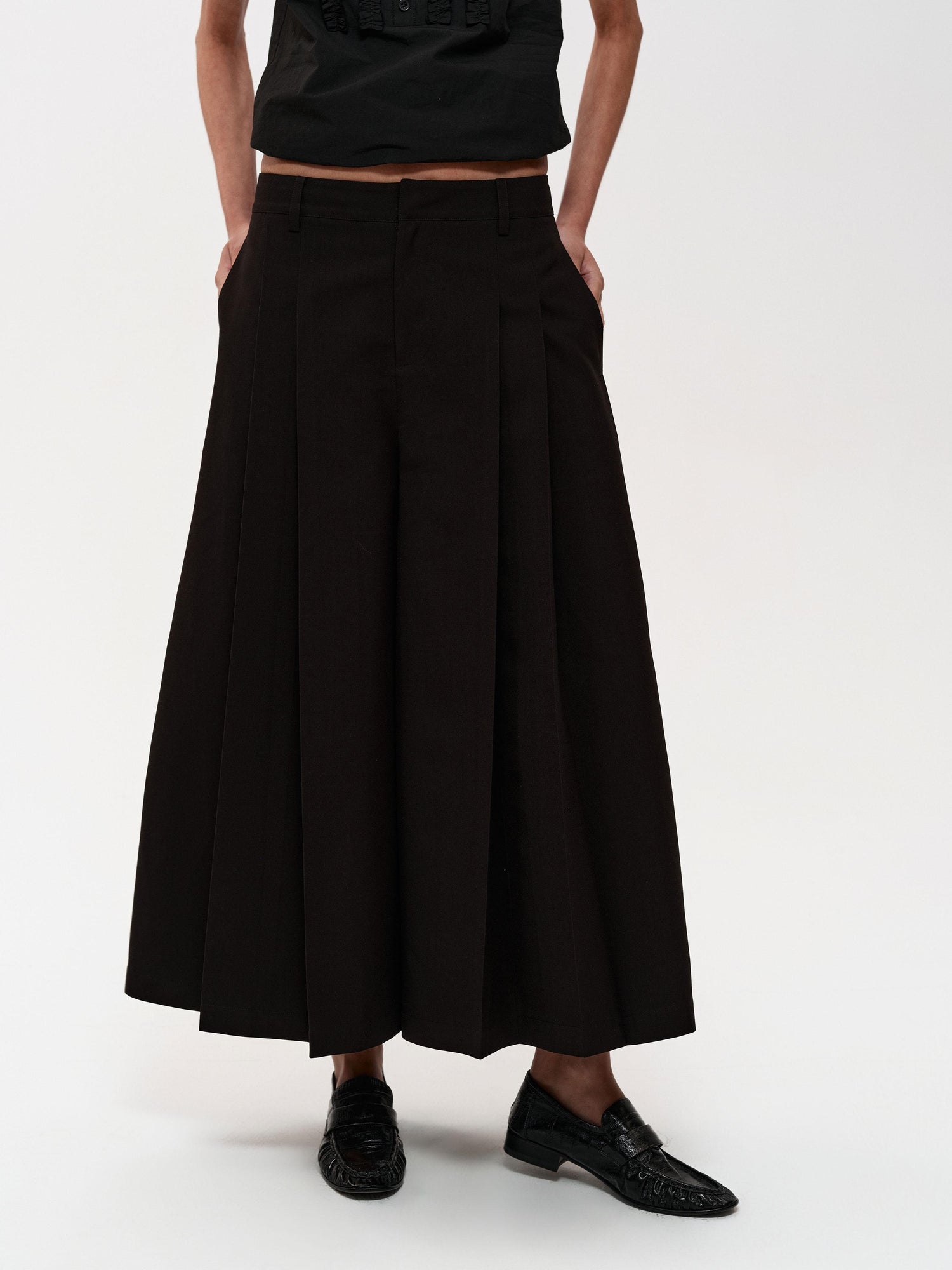 Northbutsouth Wool Blend Pleated Wide Leg Cropped Trouser Shorts