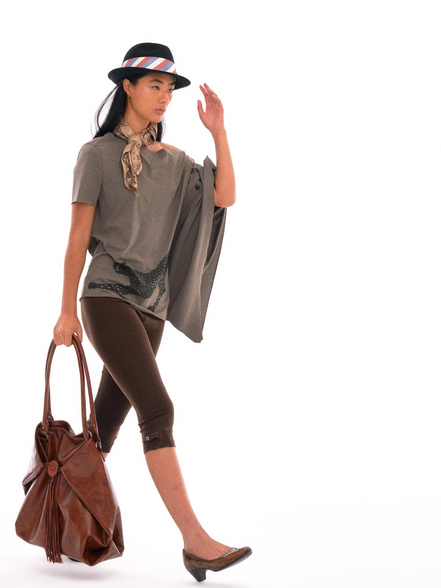 NyDkyel Asymmetric Slash Neck Tribal Leopard Print Tee