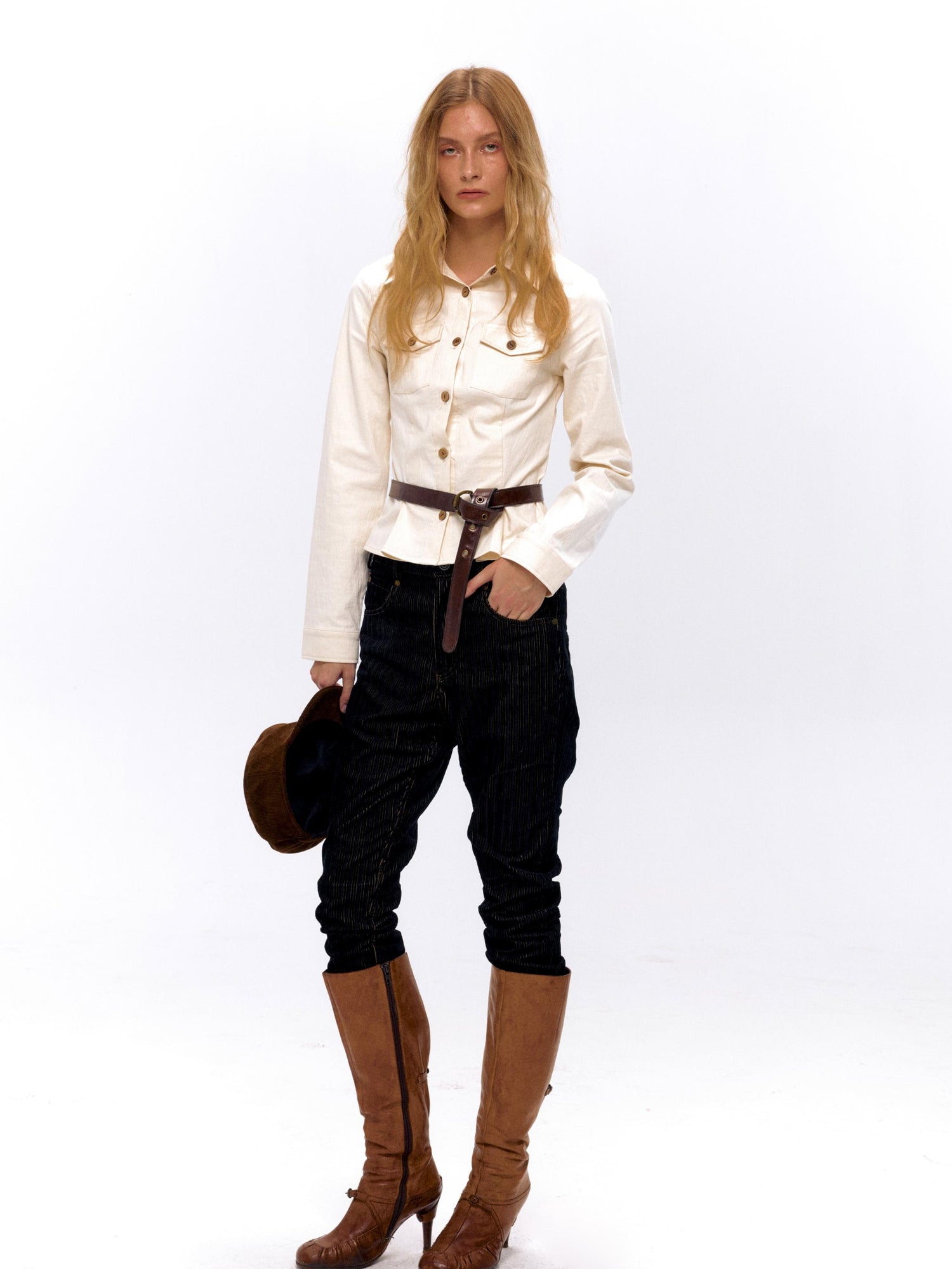 NyDkyel Tailored White Paper Feel Shirt With Waist Definition V-Neck T-Shirt Long-Sleeve