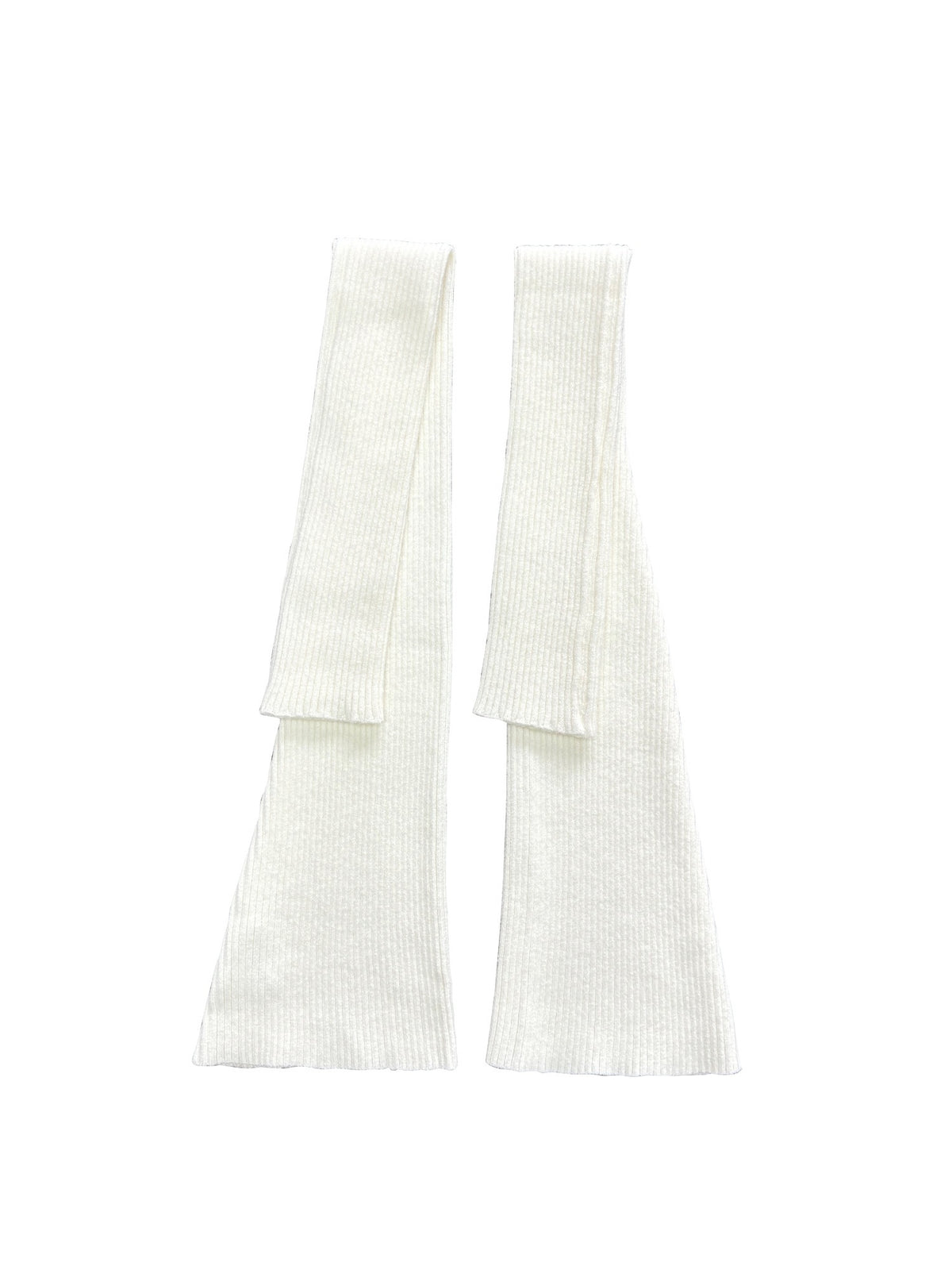 ONNASENSHI_Black_And_White_Ruched_Fuzzy_Knit_Women&
