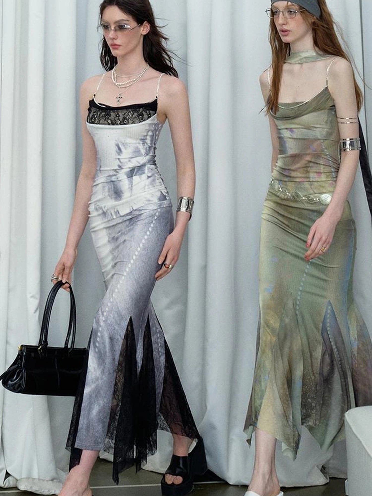 OfAkiva Diamond Chain Print Daisy Slip V-neck Dress