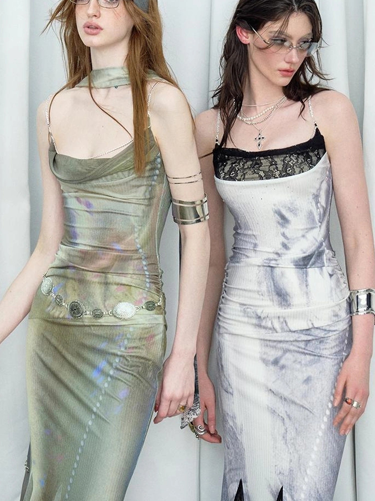 OfAkiva Diamond Chain Print Daisy Slip V-neck Dress