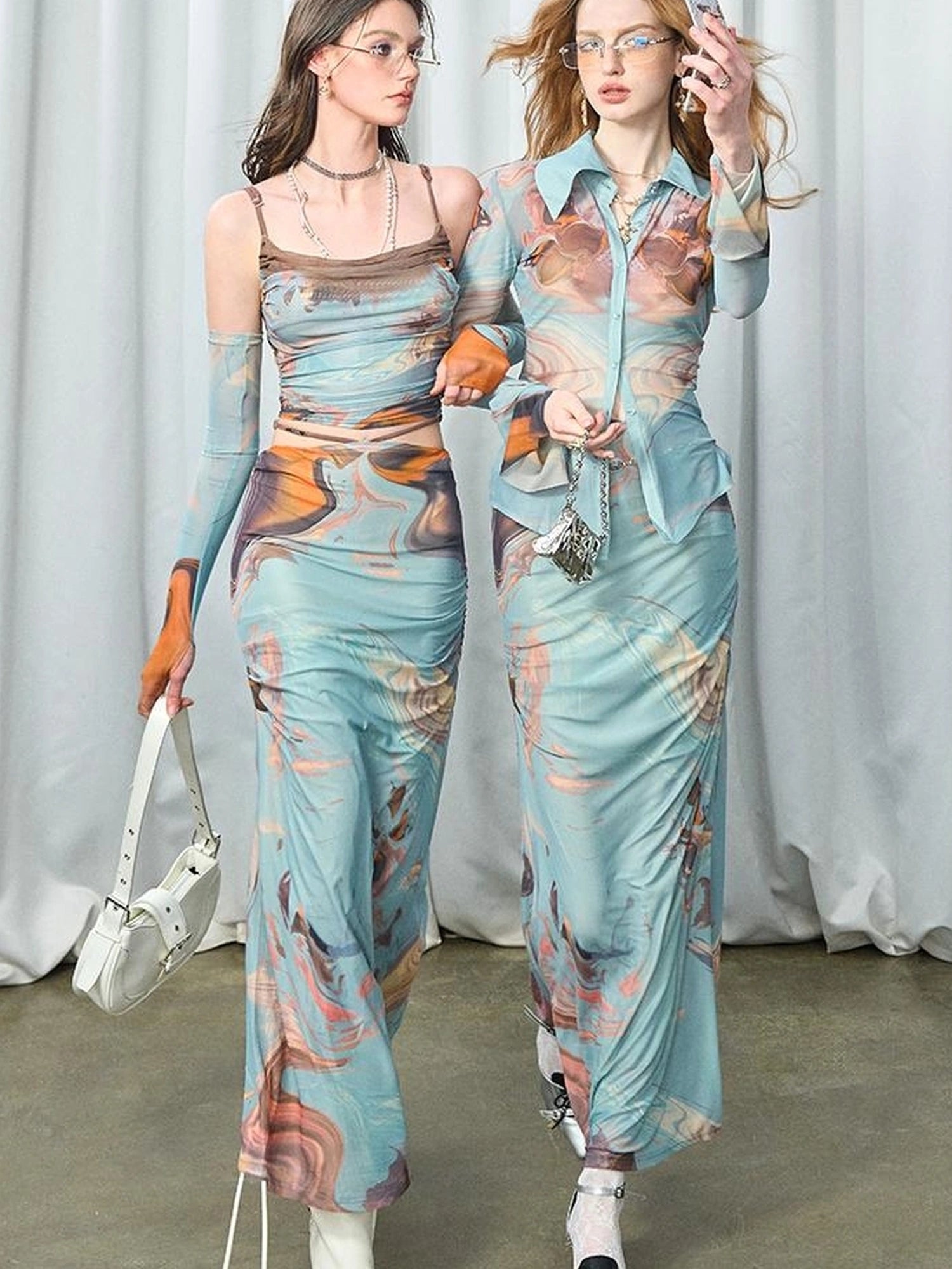 OfAkiva Gagosian Stroll Oil Painting Print Set