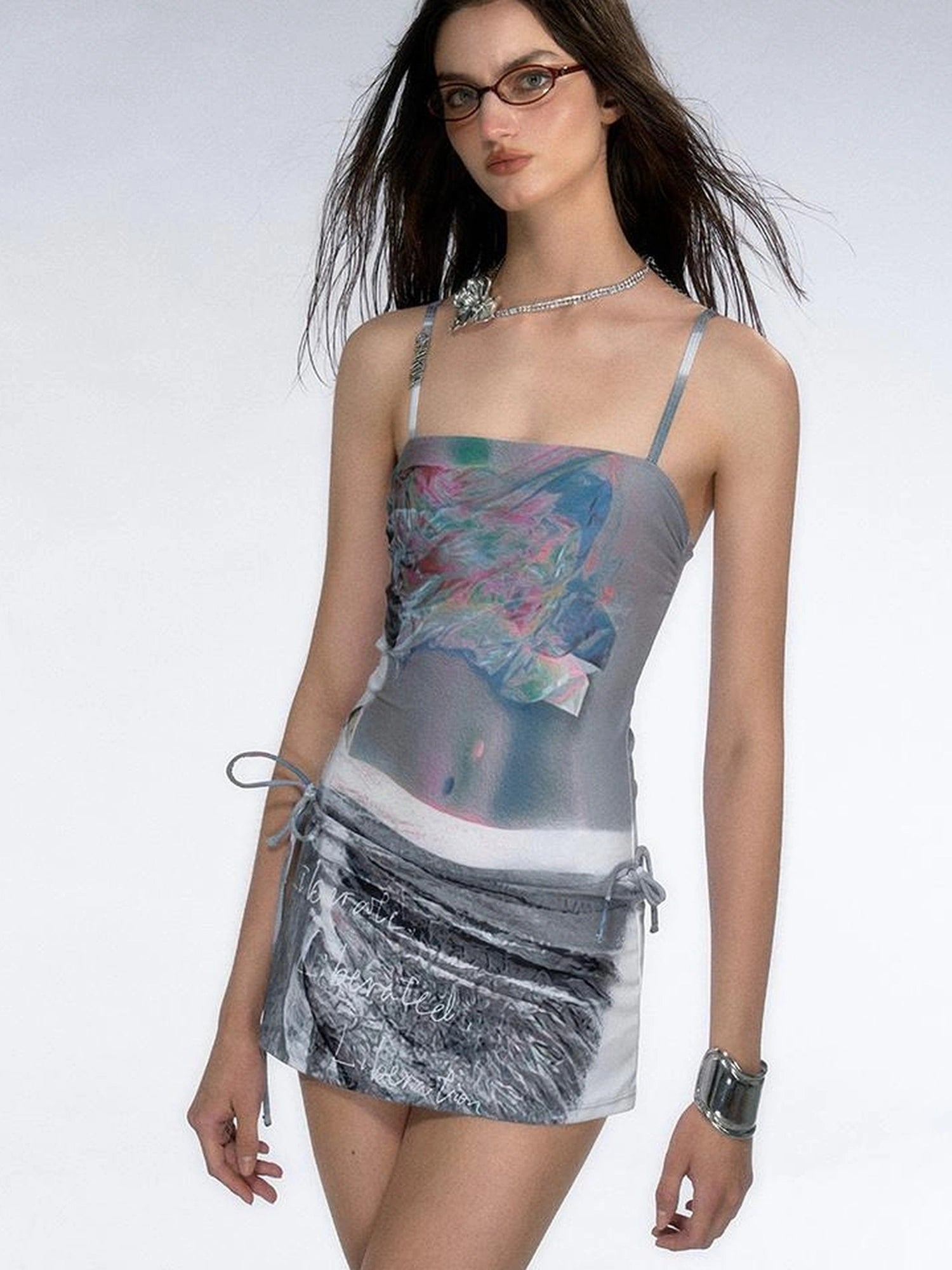 Reverse Chroma Sculpture Swimsuit V-Neck T-Shirt Long-Sleeve