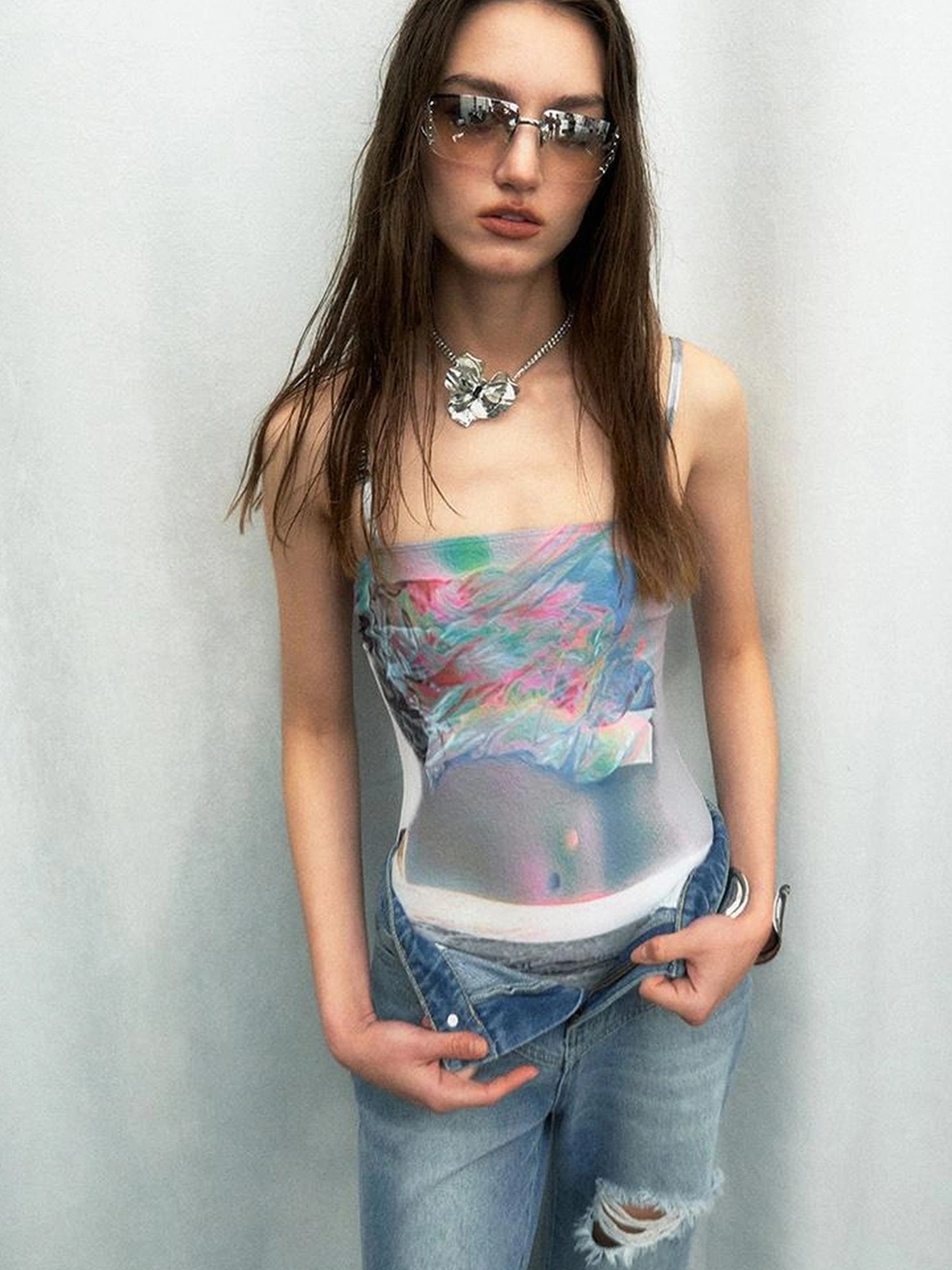 Reverse Chroma Sculpture Swimsuit V-Neck T-Shirt Long-Sleeve