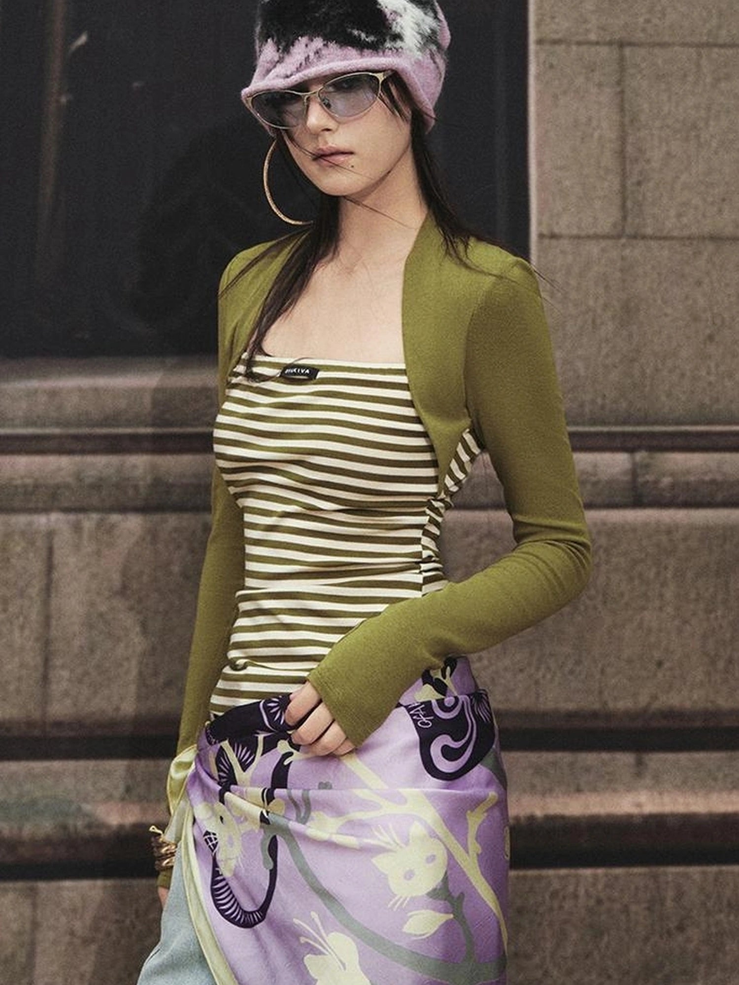 OfAkiva Slim Striped Knit Long Sleeve V-neck T-shirt