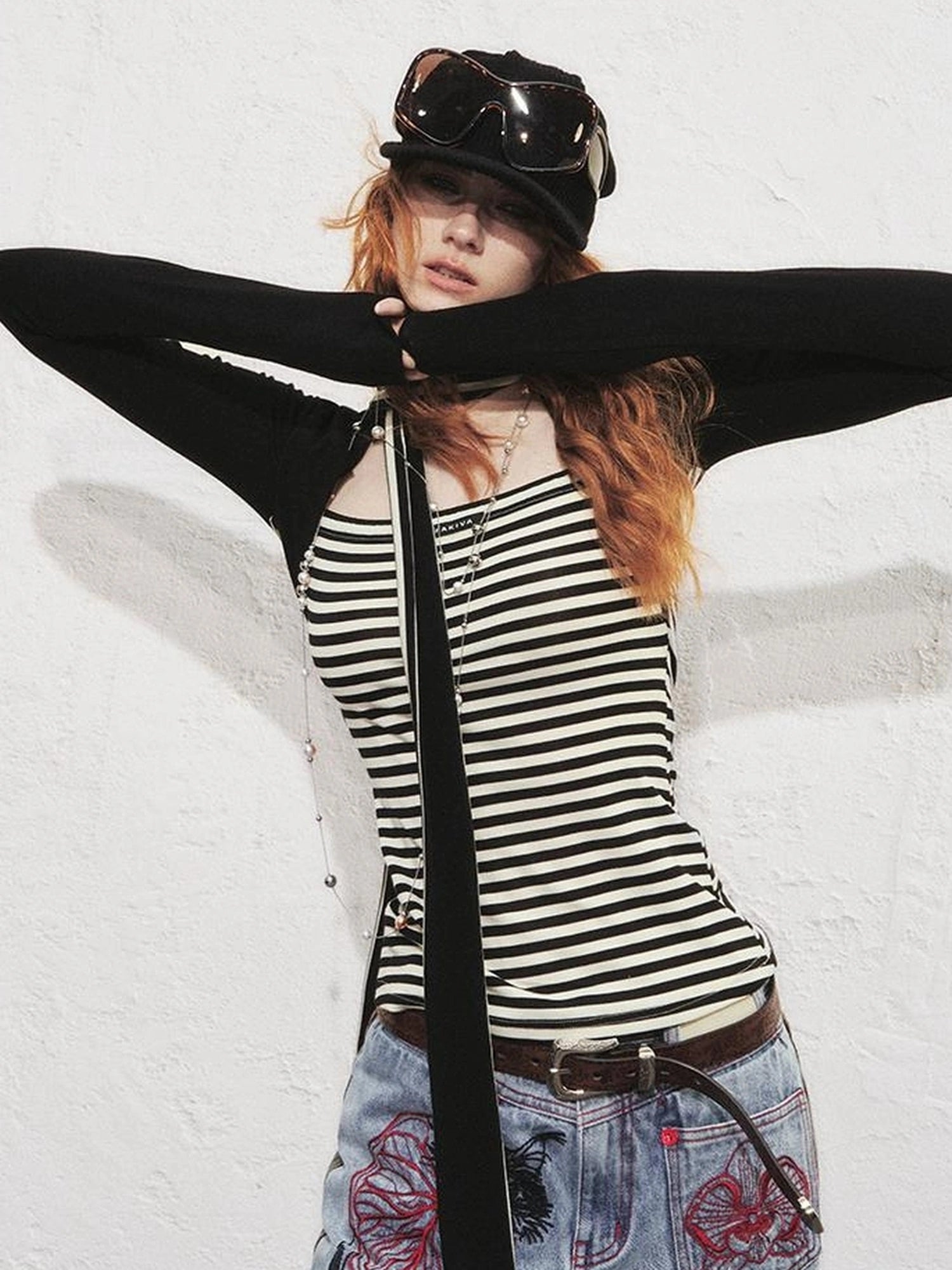 OfAkiva Slim Striped Knit Long Sleeve V-neck T-shirt