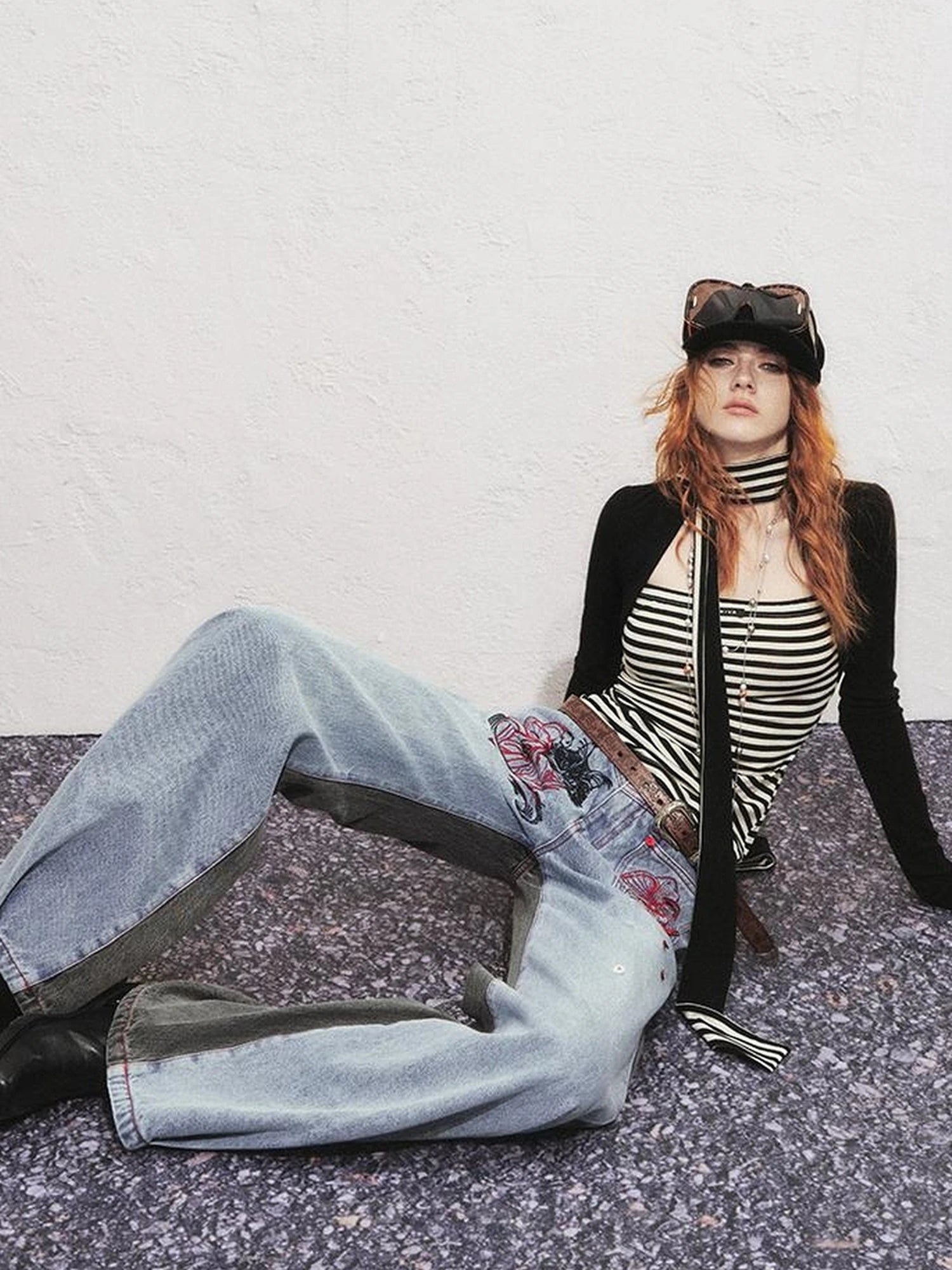 OfAkiva Slim Striped Knit Long Sleeve V-neck T-shirt