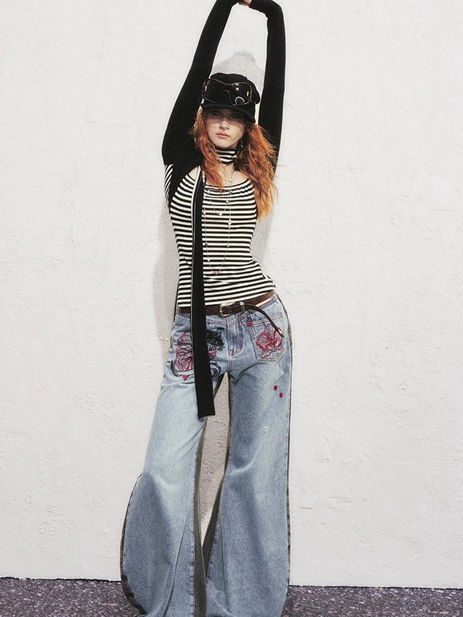 OfAkiva Slim Striped Knit Long Sleeve V-neck T-shirt