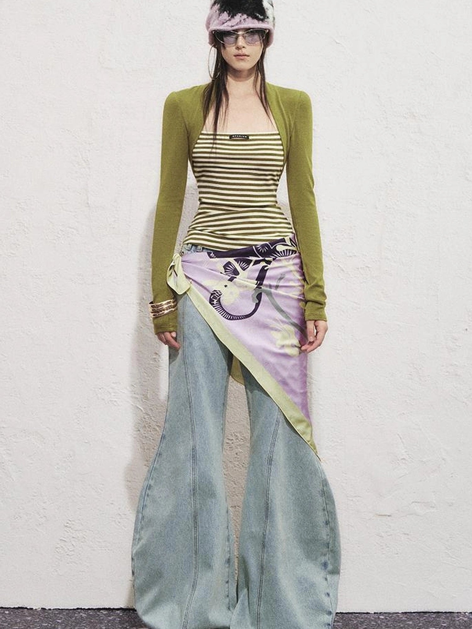 OfAkiva Slim Striped Knit Long Sleeve V-neck T-shirt