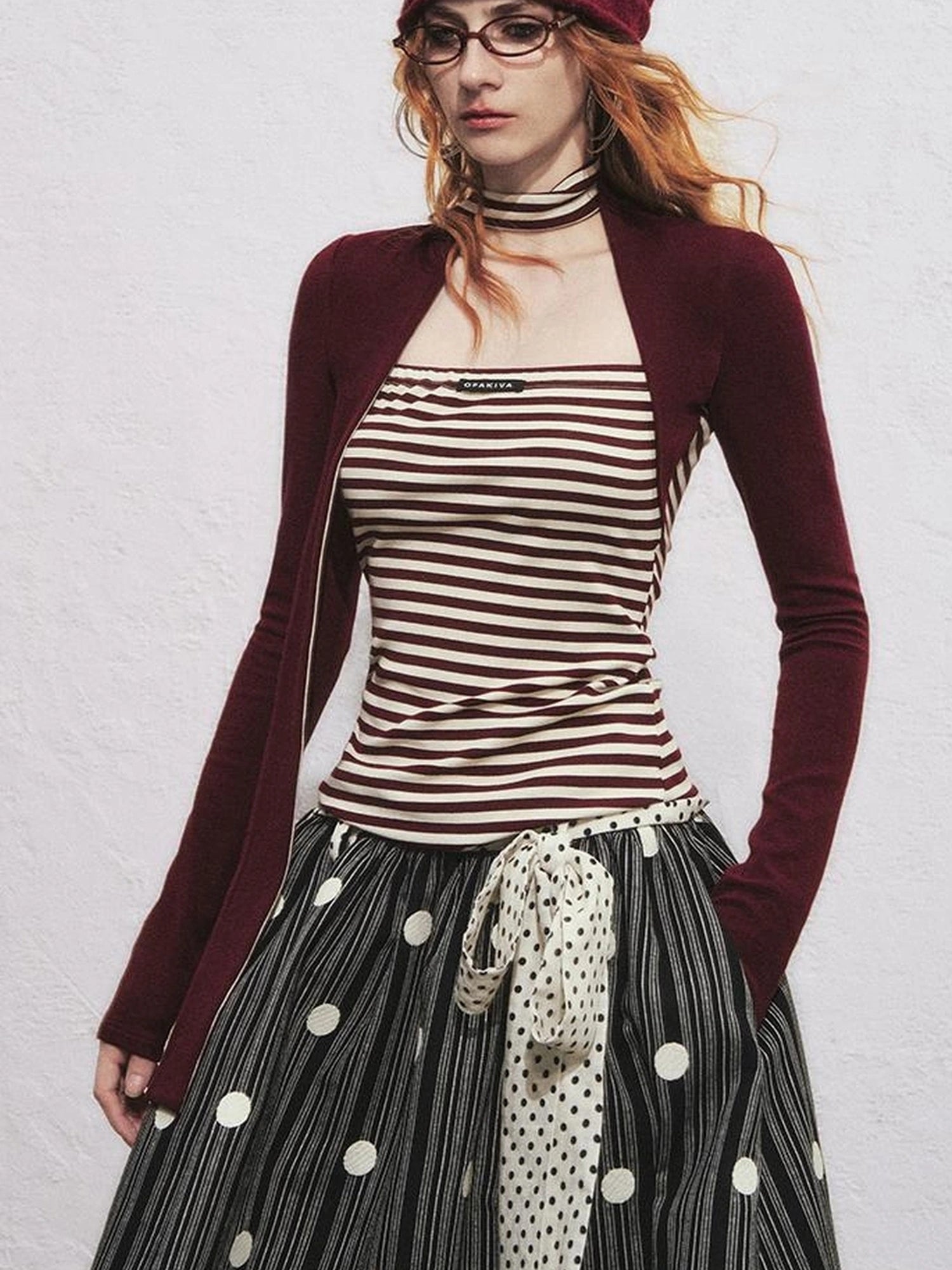 OfAkiva Slim Striped Knit Long Sleeve V-neck T-shirt