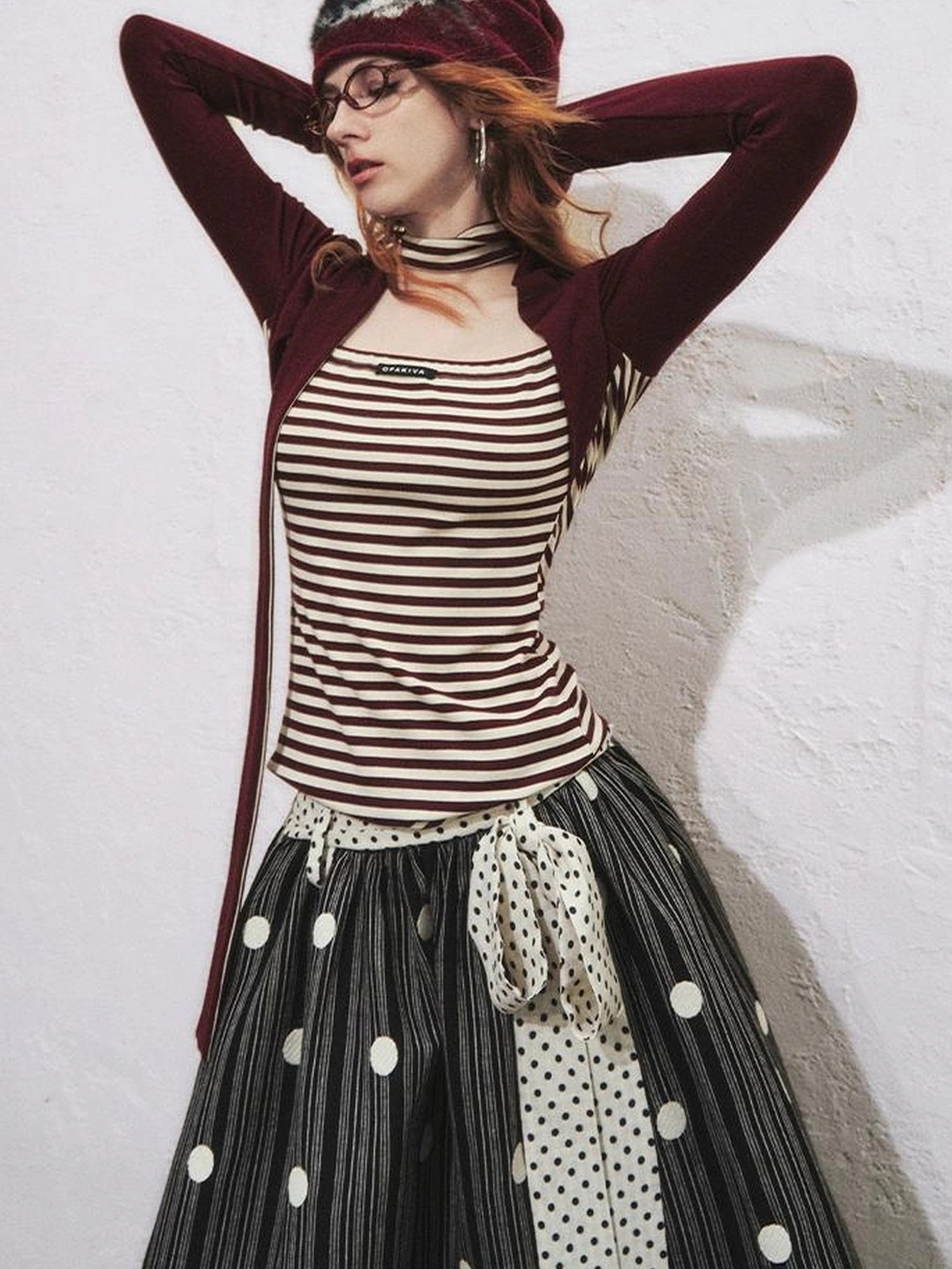 OfAkiva Slim Striped Knit Long Sleeve V-neck T-shirt