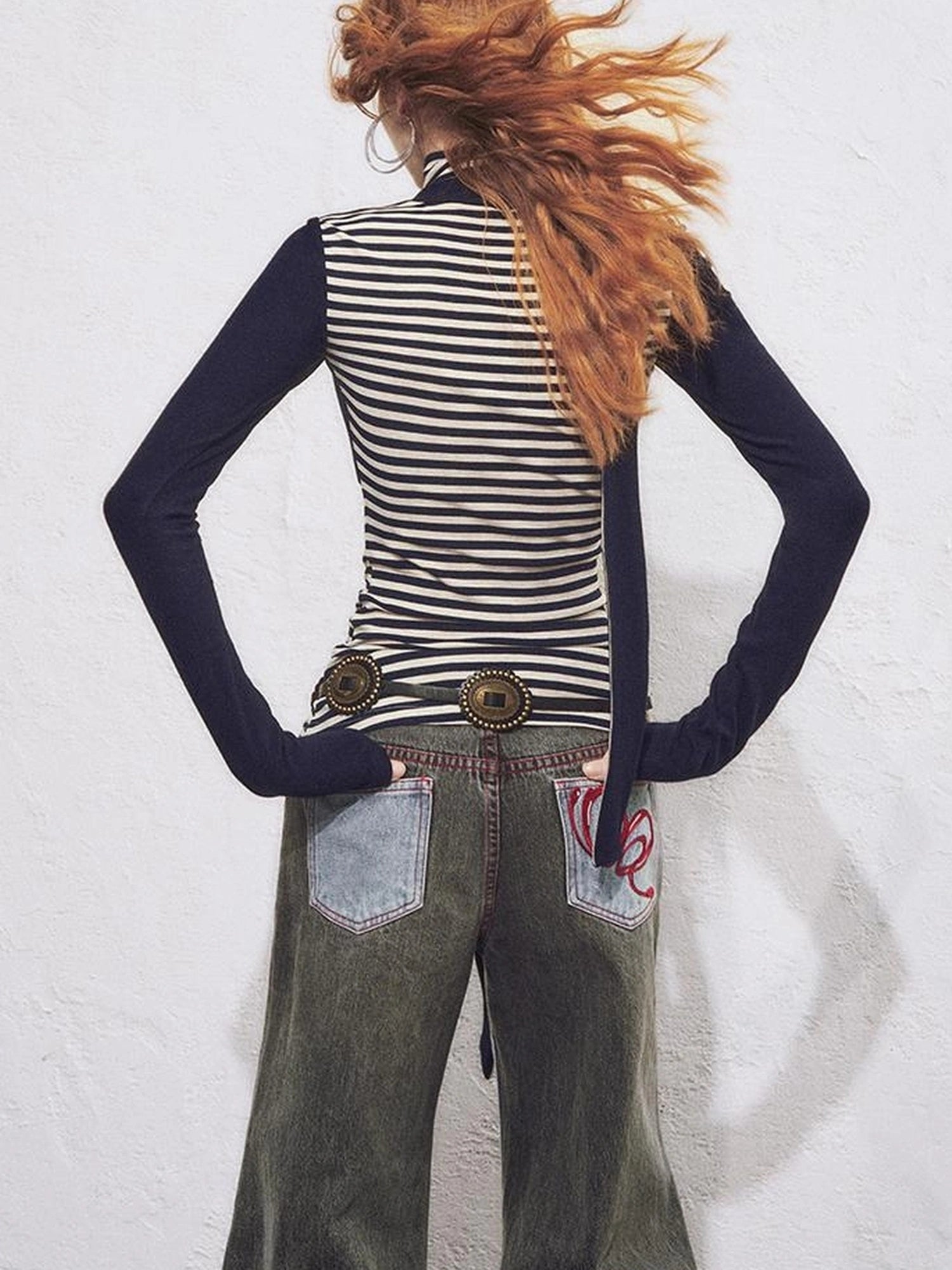 OfAkiva Slim Striped Knit Long Sleeve V-neck T-shirt