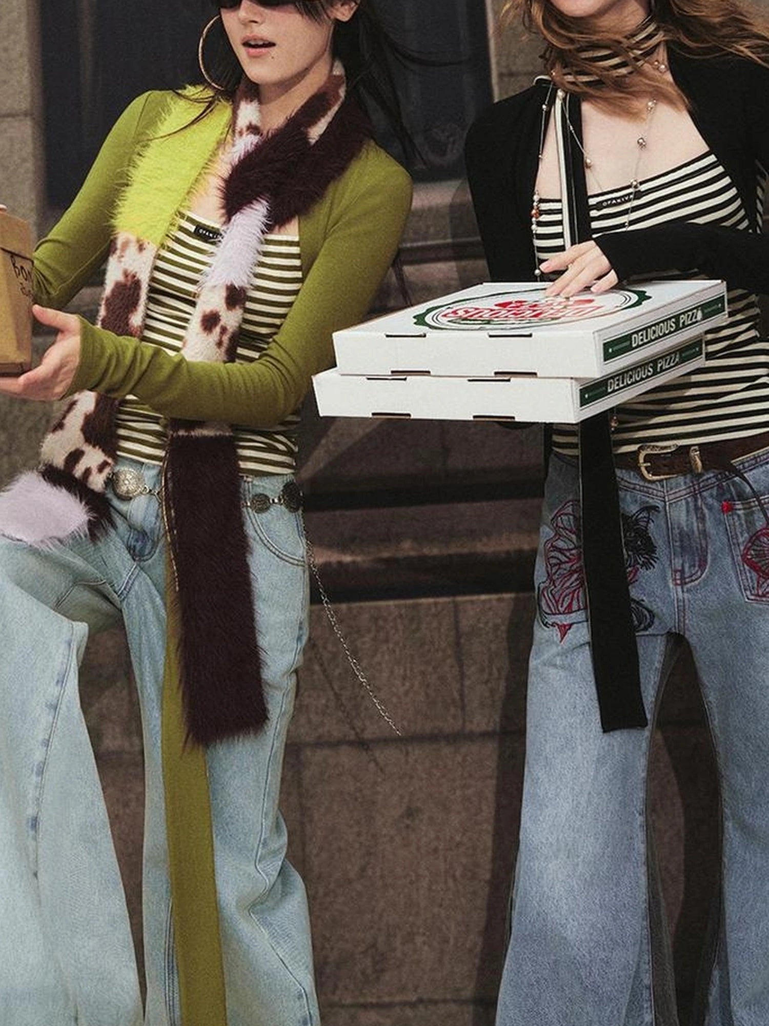 OfAkiva Slim Striped Knit Long Sleeve V-neck T-shirt