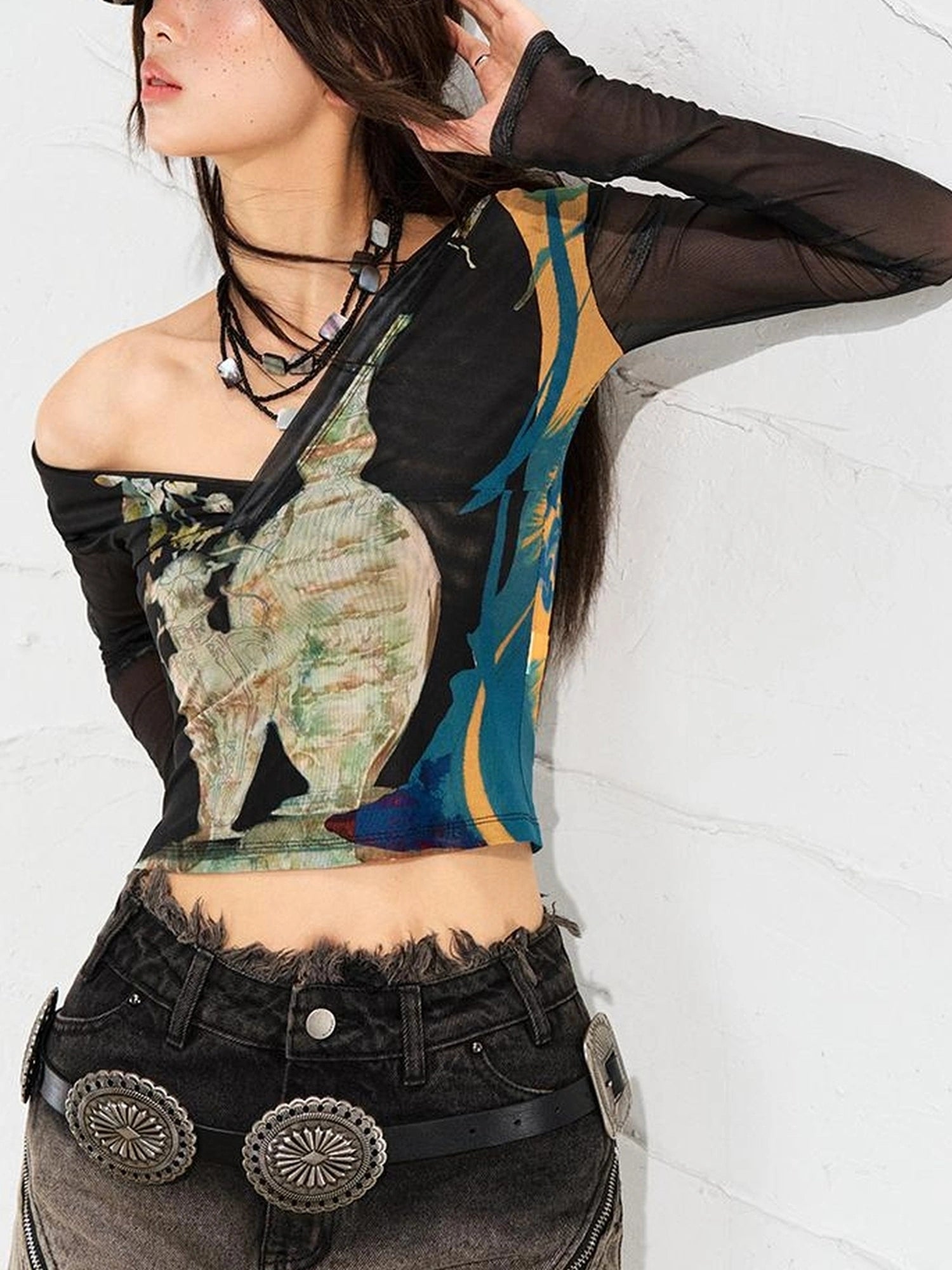 OfAkiva Turandot V-neck Floral Split Tee