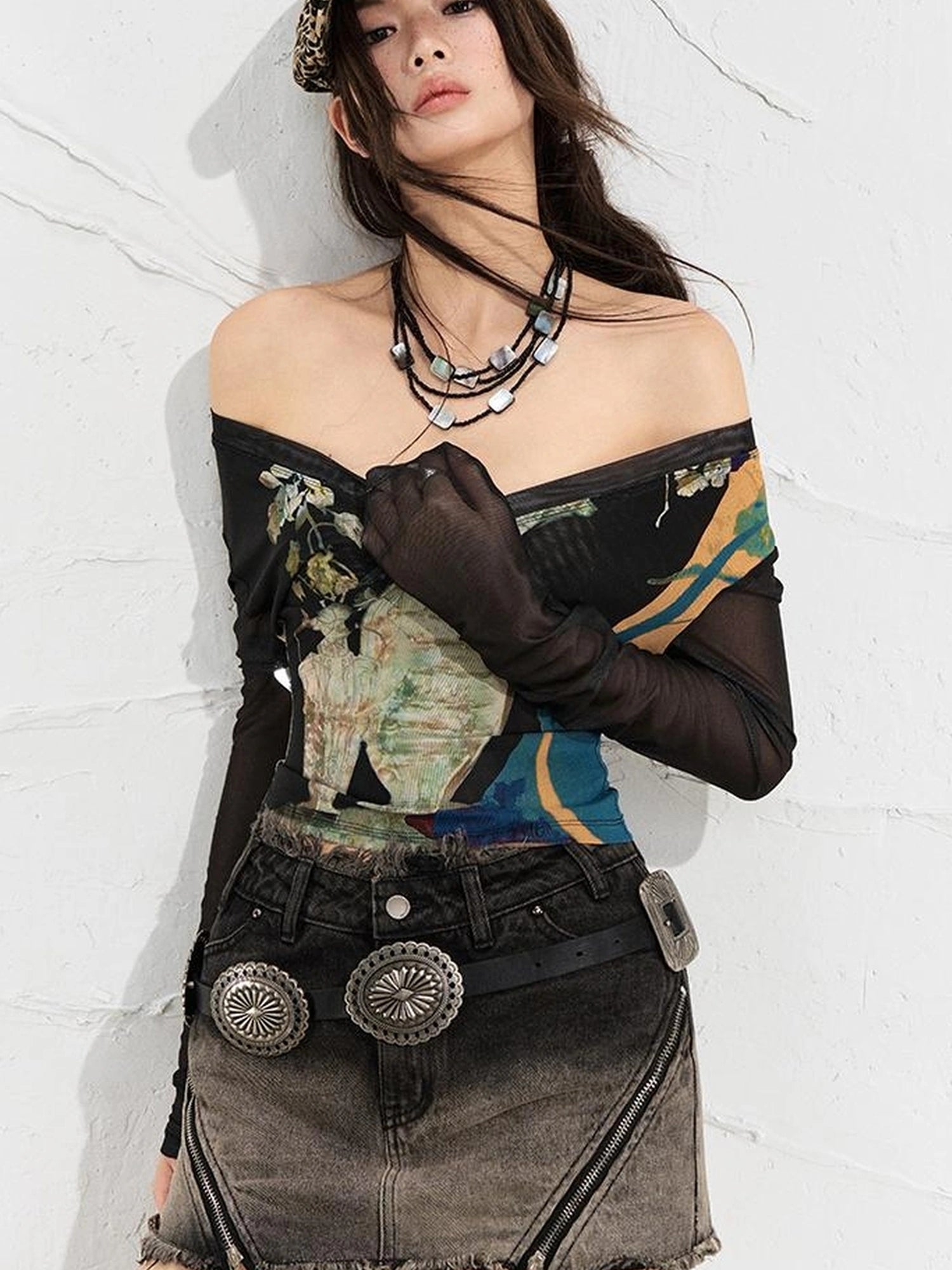 OfAkiva Turandot V-neck Floral Split Tee