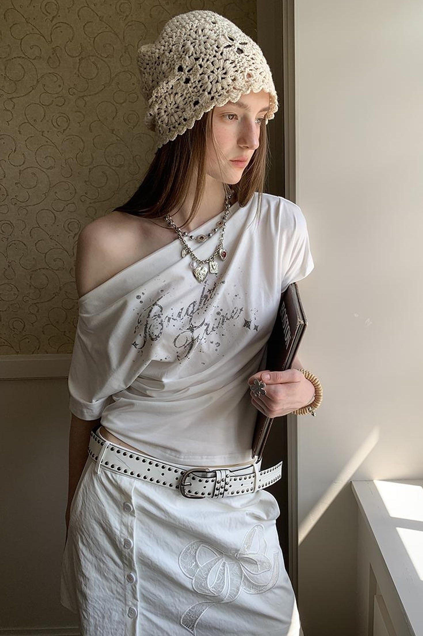 DIDDI MODA Off Shoulder Letter Graphic Rhinestone Pleated Tee