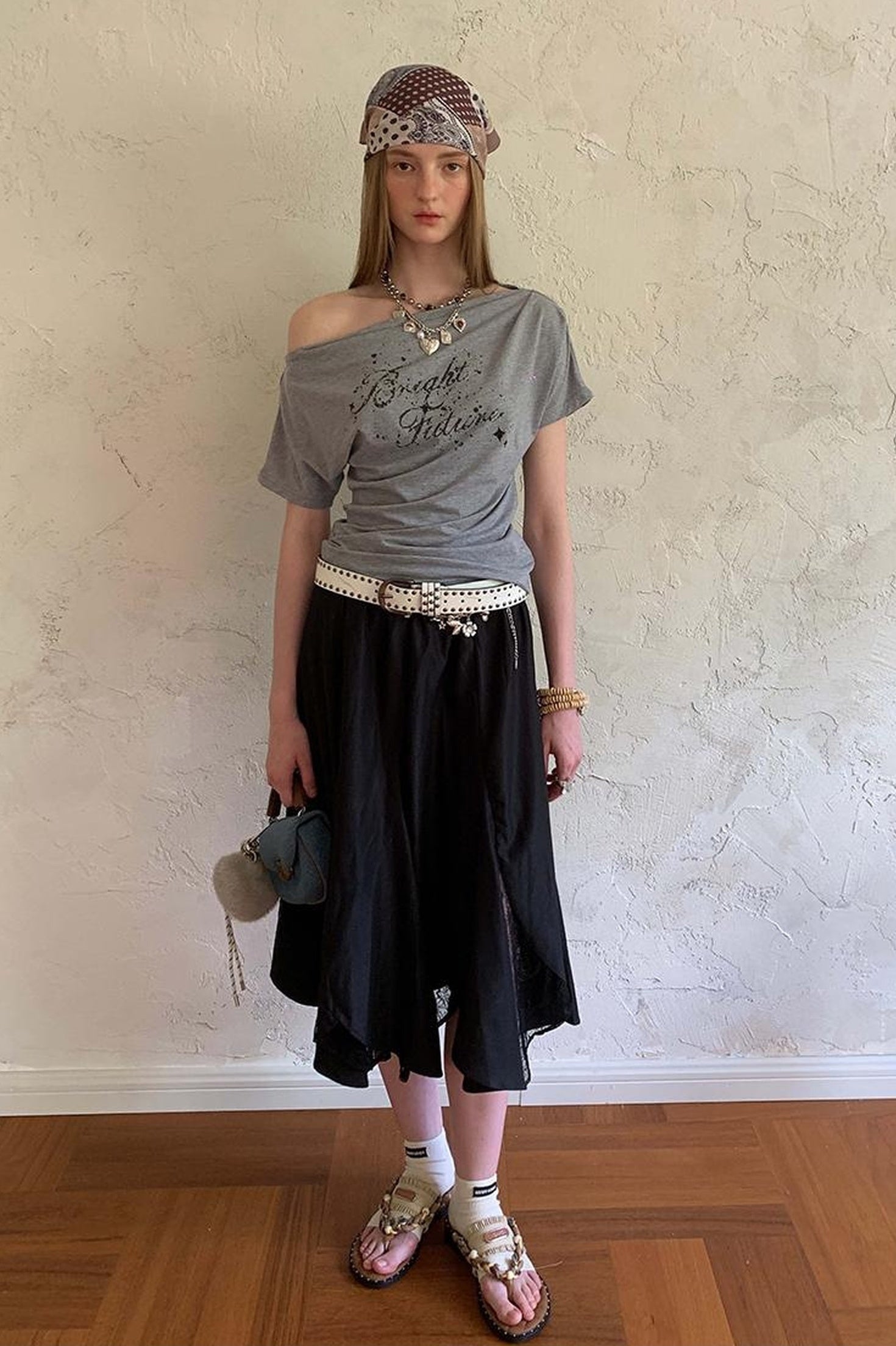 DIDDI MODA Off Shoulder Letter Graphic Rhinestone Pleated Tee