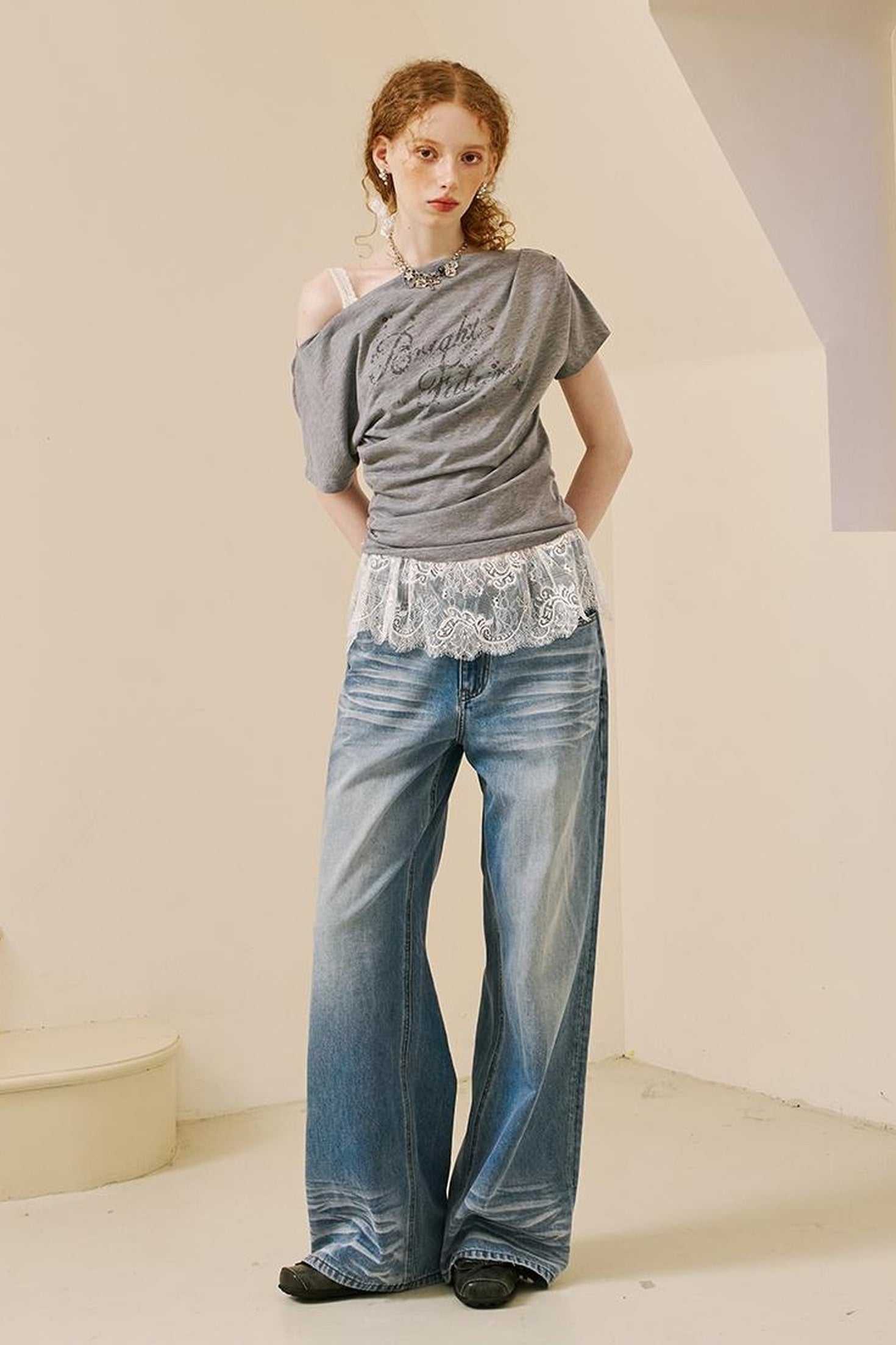 DIDDI MODA Off Shoulder Letter Graphic Rhinestone Pleated Tee