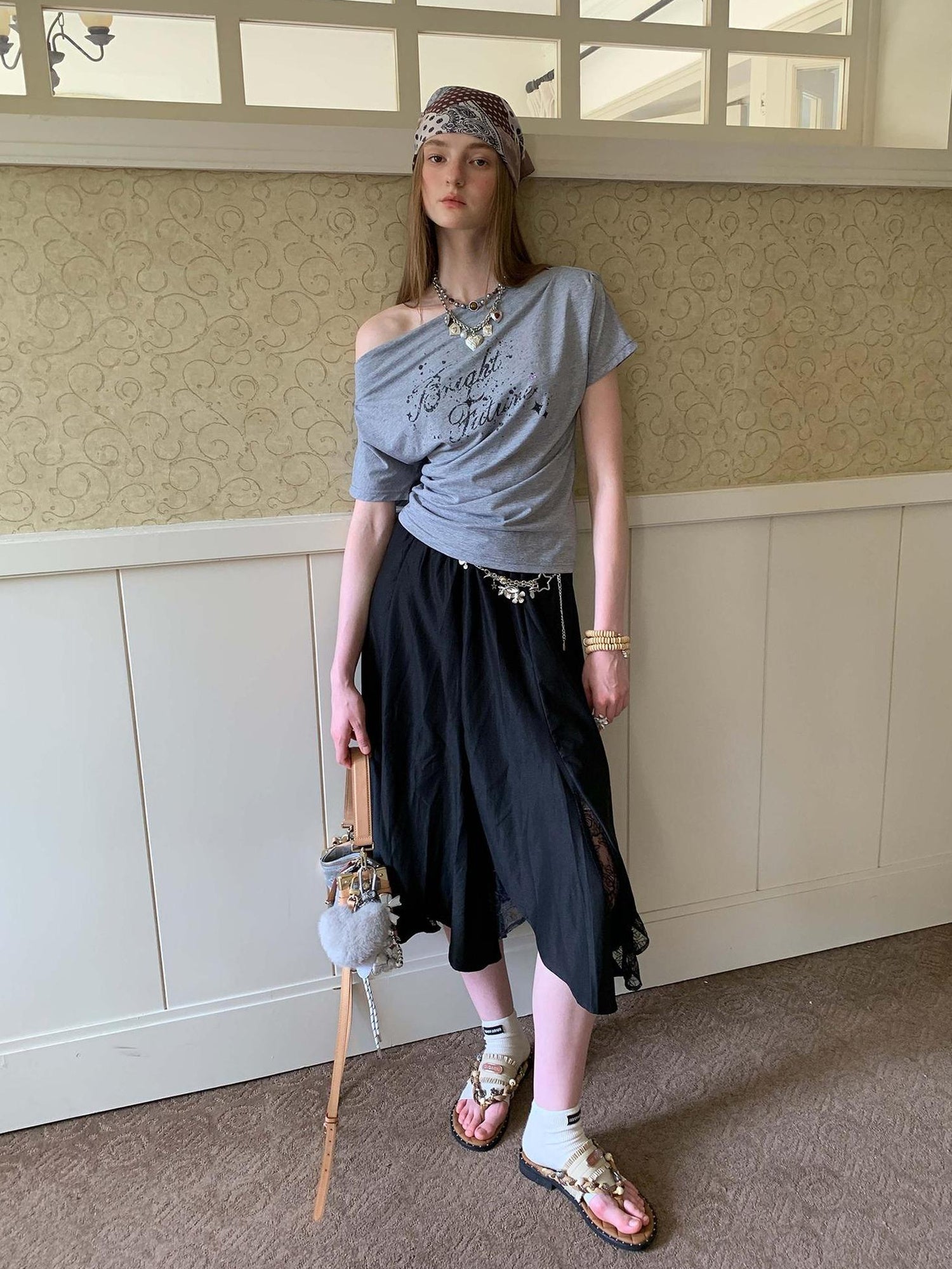 DIDDI MODA Off Shoulder Letter Graphic Rhinestone Pleated Tee