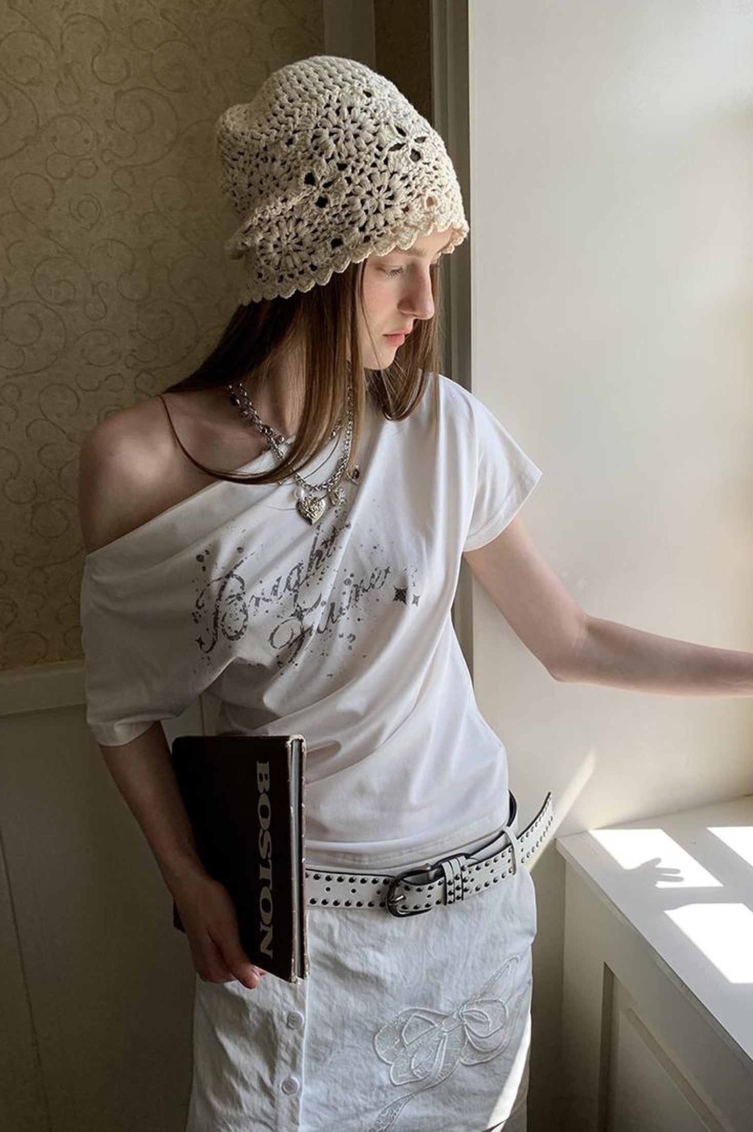 DIDDI MODA Off Shoulder Letter Graphic Rhinestone Pleated Tee