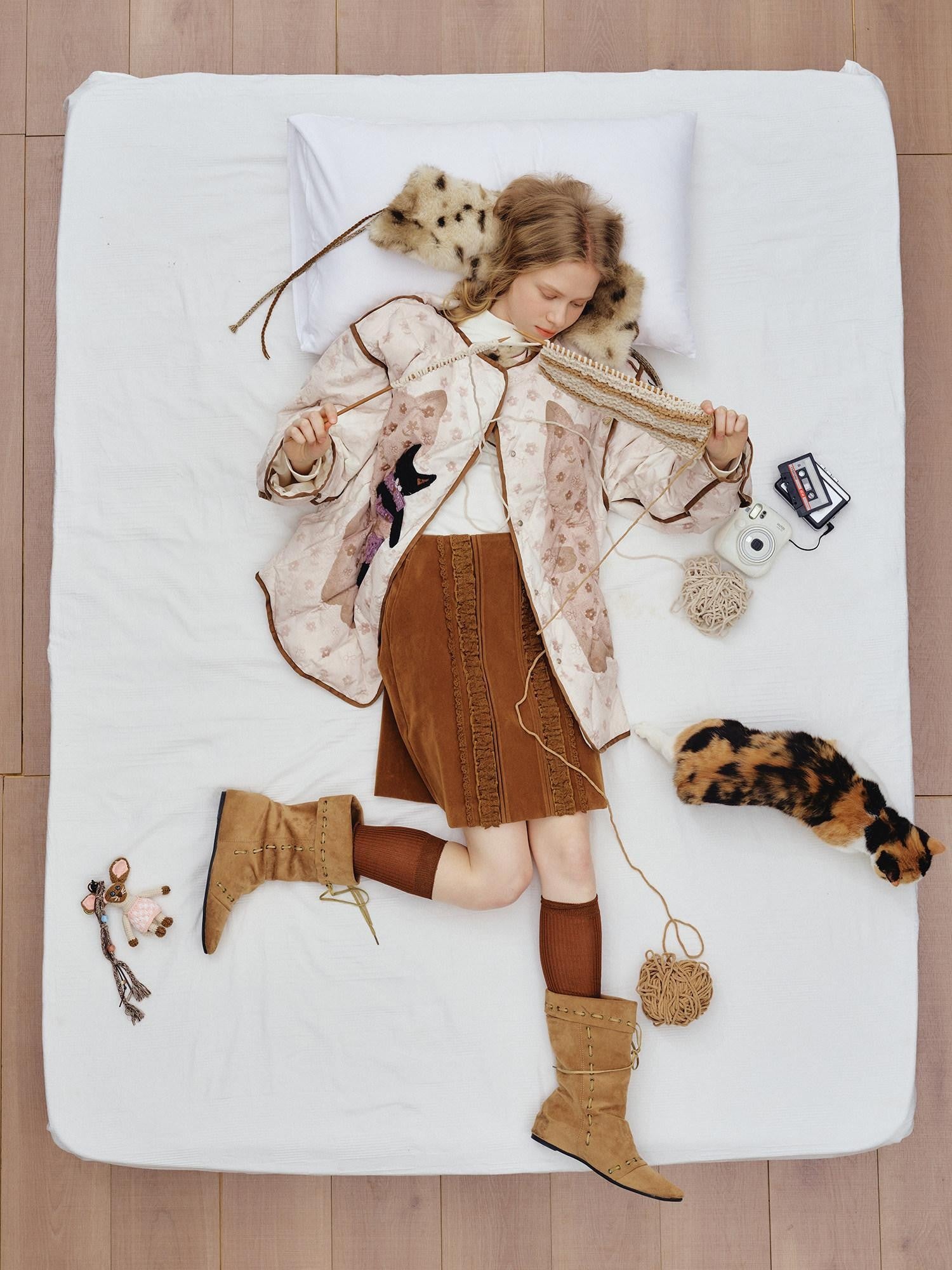 OuttheBlue Cat Applique Embroidered Diamond Quilt White Duck Women&