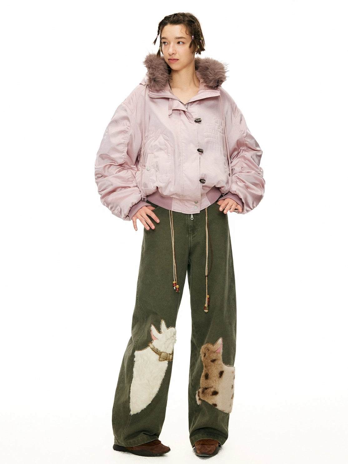 OuttheBlue Cotton Animal Print Applique Casual Curved Leg Natural Waist Green Women Pants