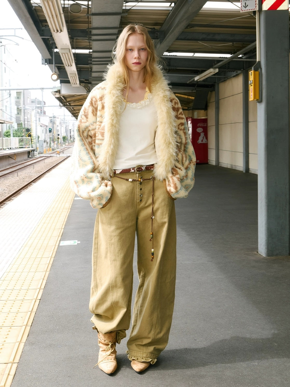 OuttheBlue Faux Fur Collar Loose Fit Casual Mid Length Geometric Women Polyester Jacket