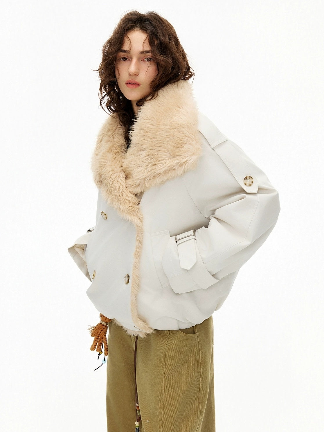 OuttheBlue Fur Collar Single Breasted Regular Fit Long Sleeve Women Light Beige Jacket