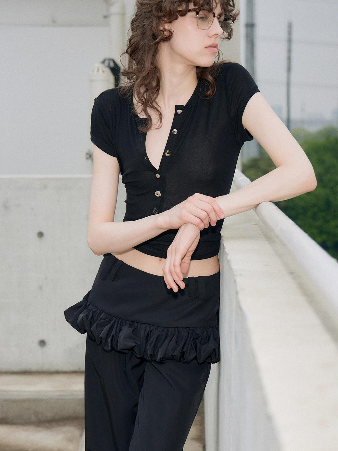 OuttheBlue Regenerated Cellulose Stretch V-neck Cropped Casual Black Short Sleeve T-Shirts