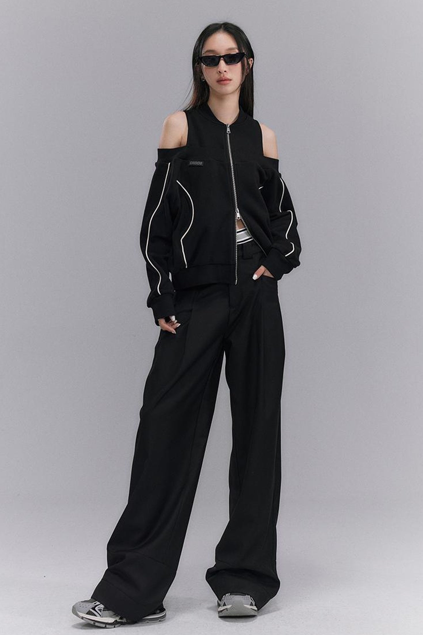 DIDDI MODA Oversized Black Cutout Shoulder Sweatshirt