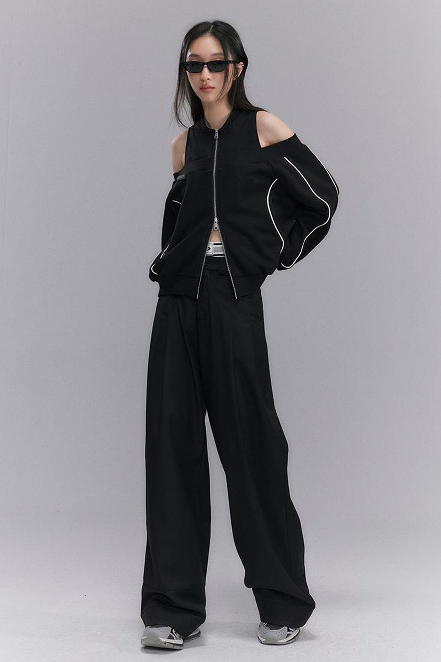 DIDDI MODA Oversized Black Cutout Shoulder Sweatshirt