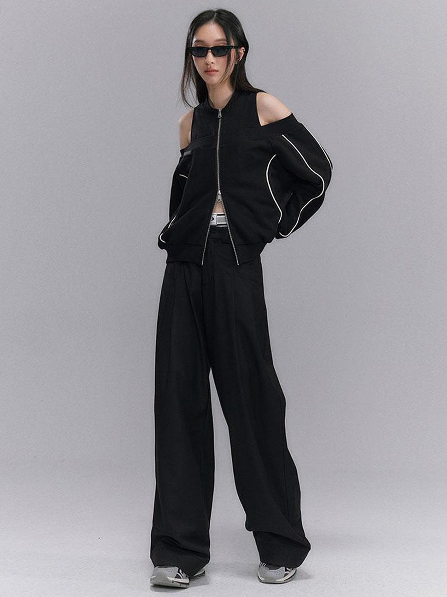 DIDDI MODA Oversized Black Cutout Shoulder Sweatshirt