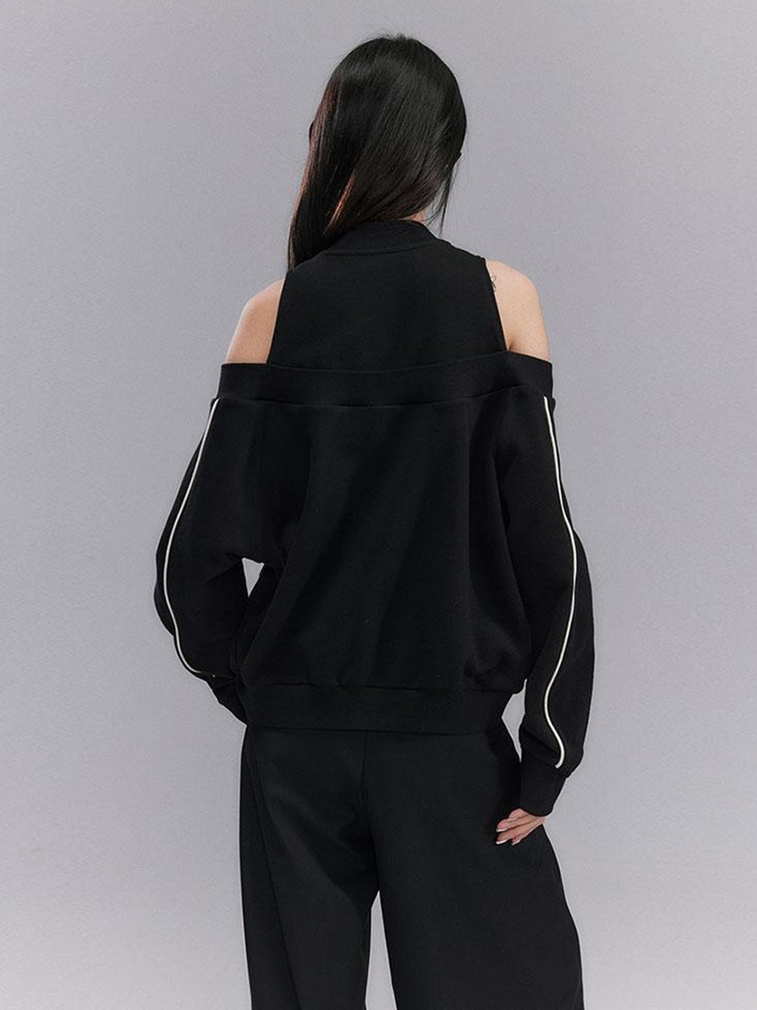 DIDDI MODA Oversized Black Cutout Shoulder Sweatshirt