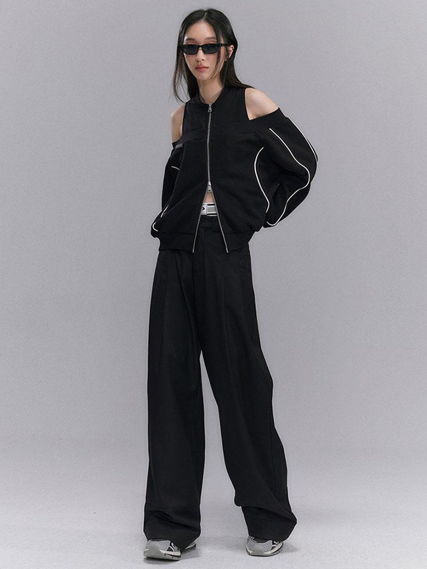 DIDDI MODA Oversized Black Cutout Shoulder Sweatshirt