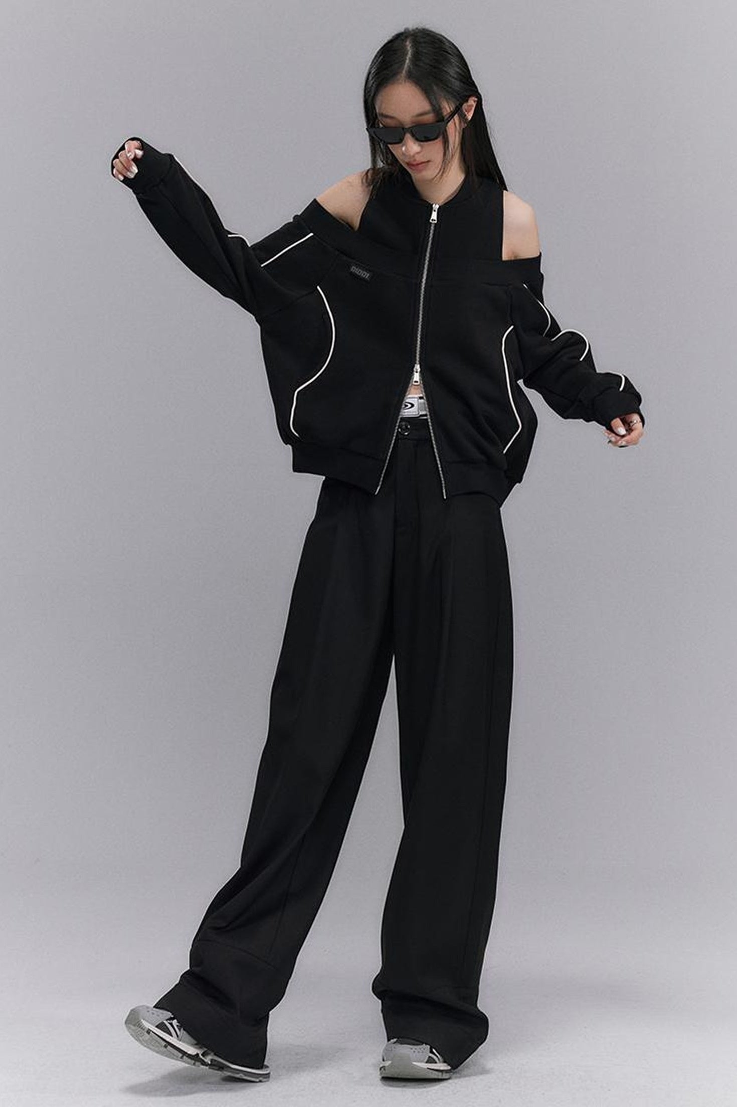 DIDDI MODA Oversized Black Cutout Shoulder Sweatshirt