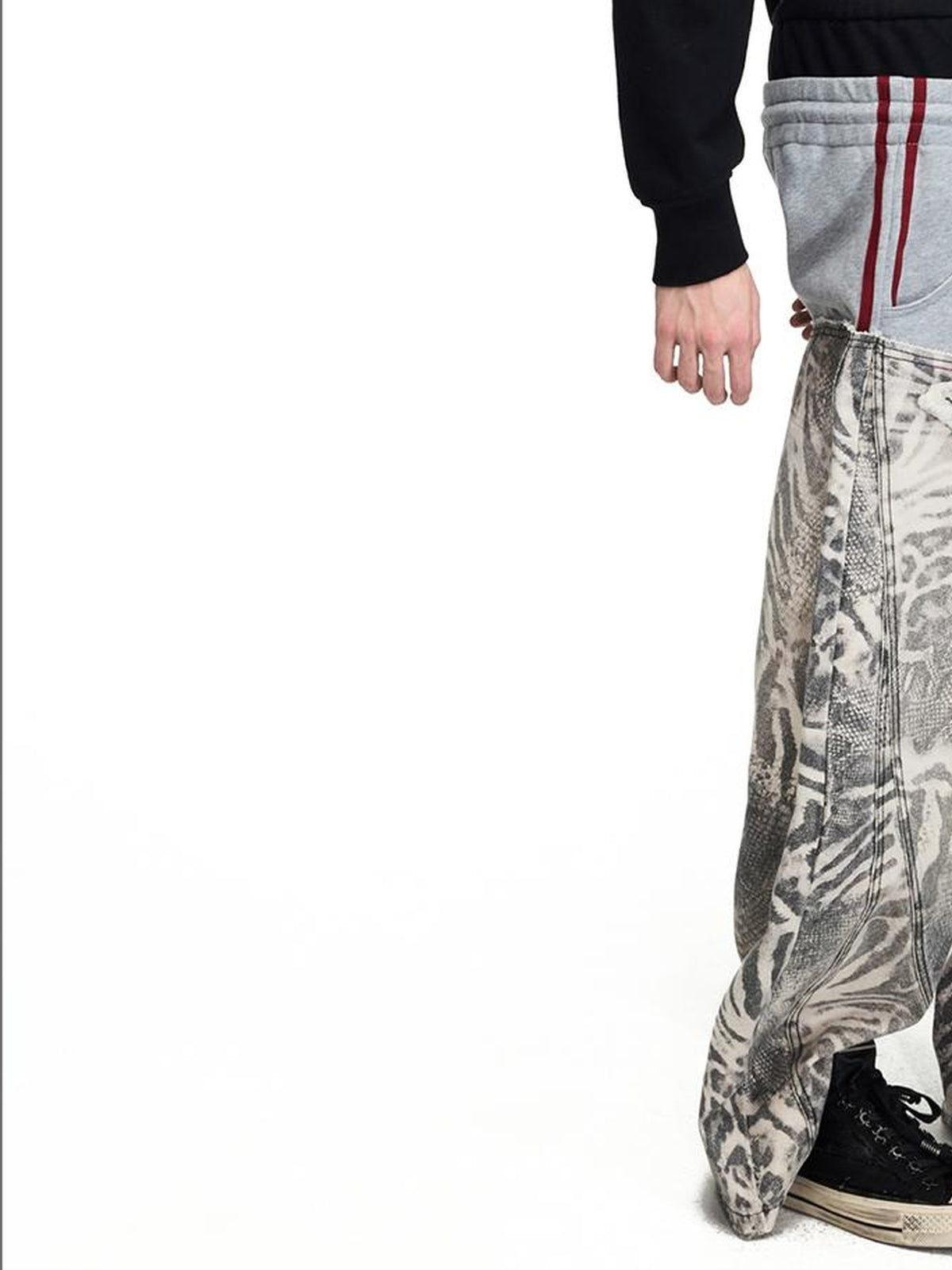 PEOPLESENSE Distressed Abstract Print Embroidered Women&