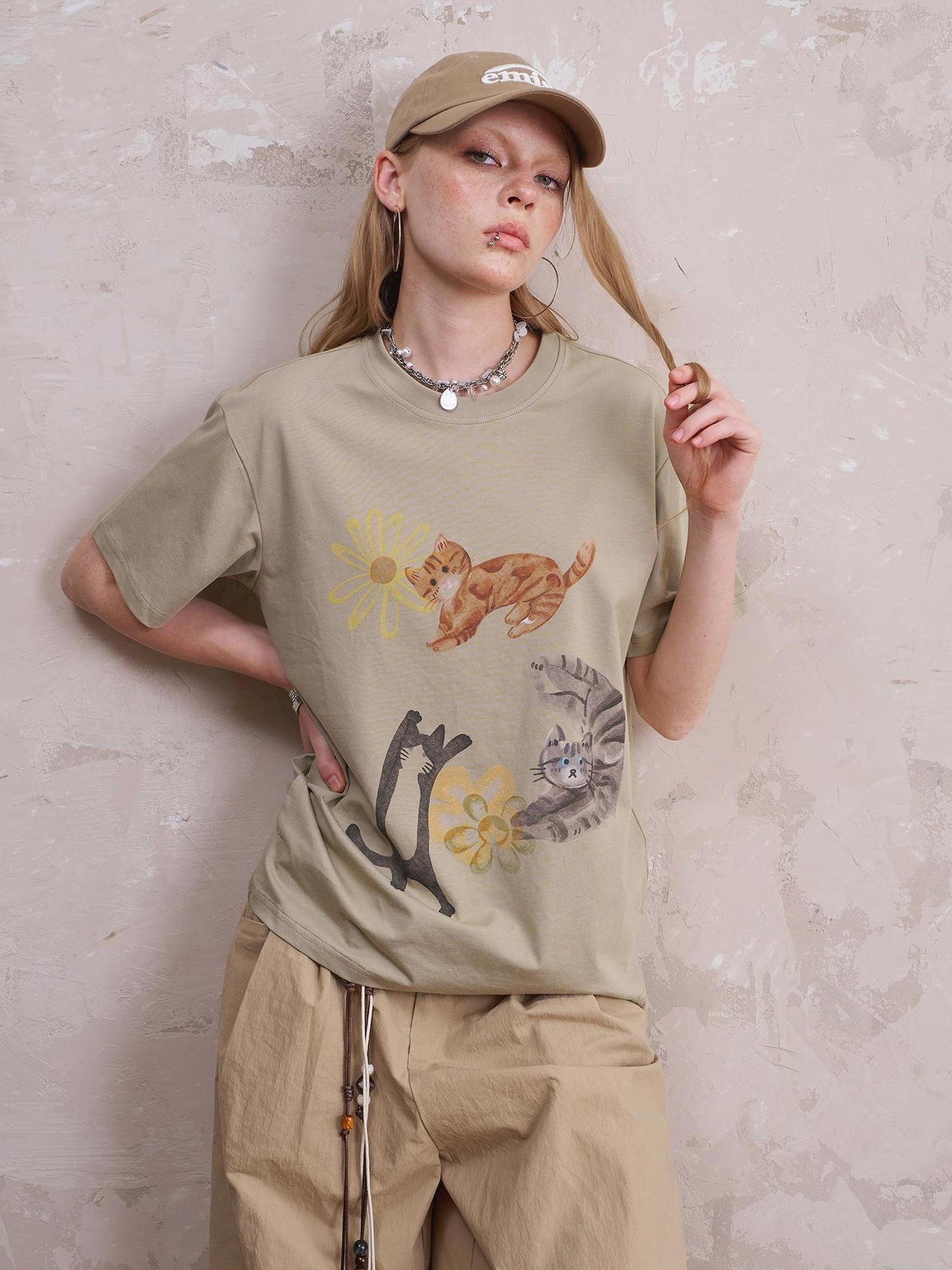 DIDDI MODA Playful Kittens Floral Print Relaxed Tee