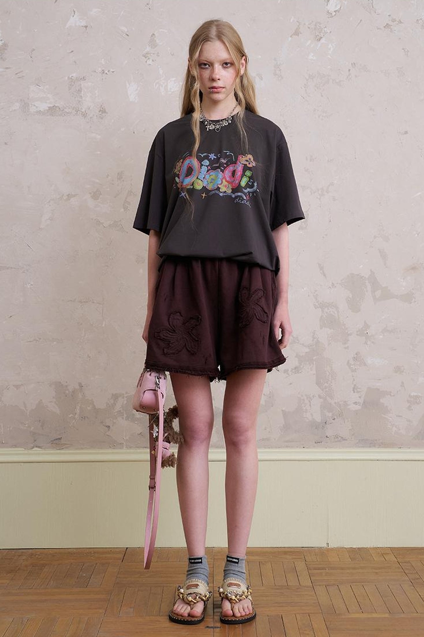 DIDDI MODA Playful Letter Print Cotton Tee