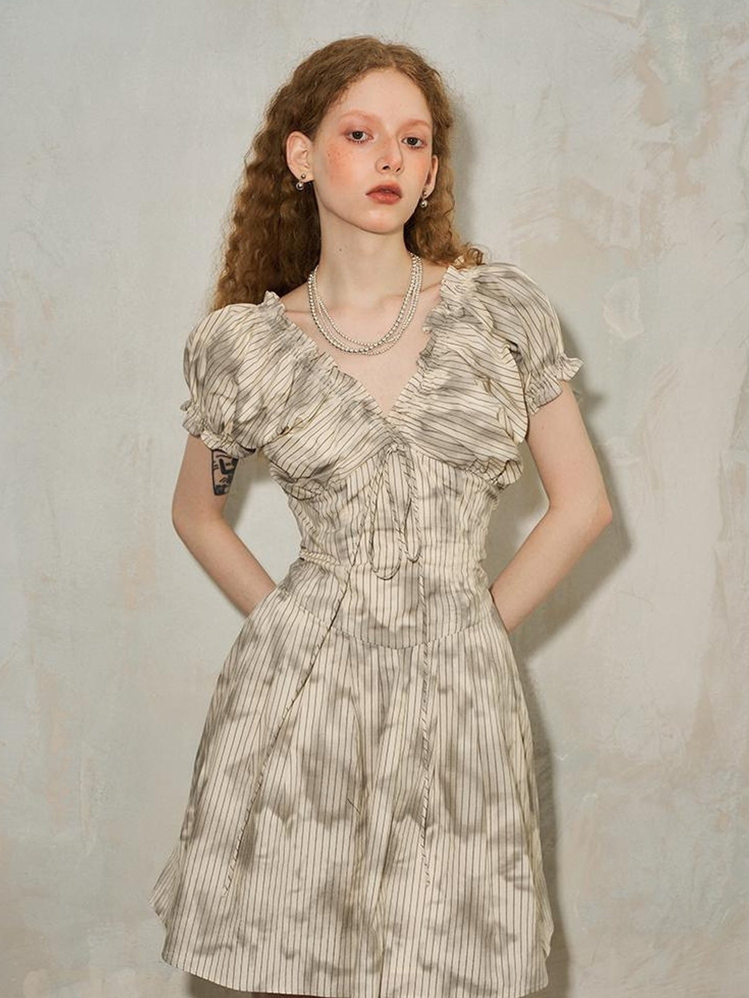 DIDDI MODA Playful V Neck Bubble Sleeve Floral Midi Dress