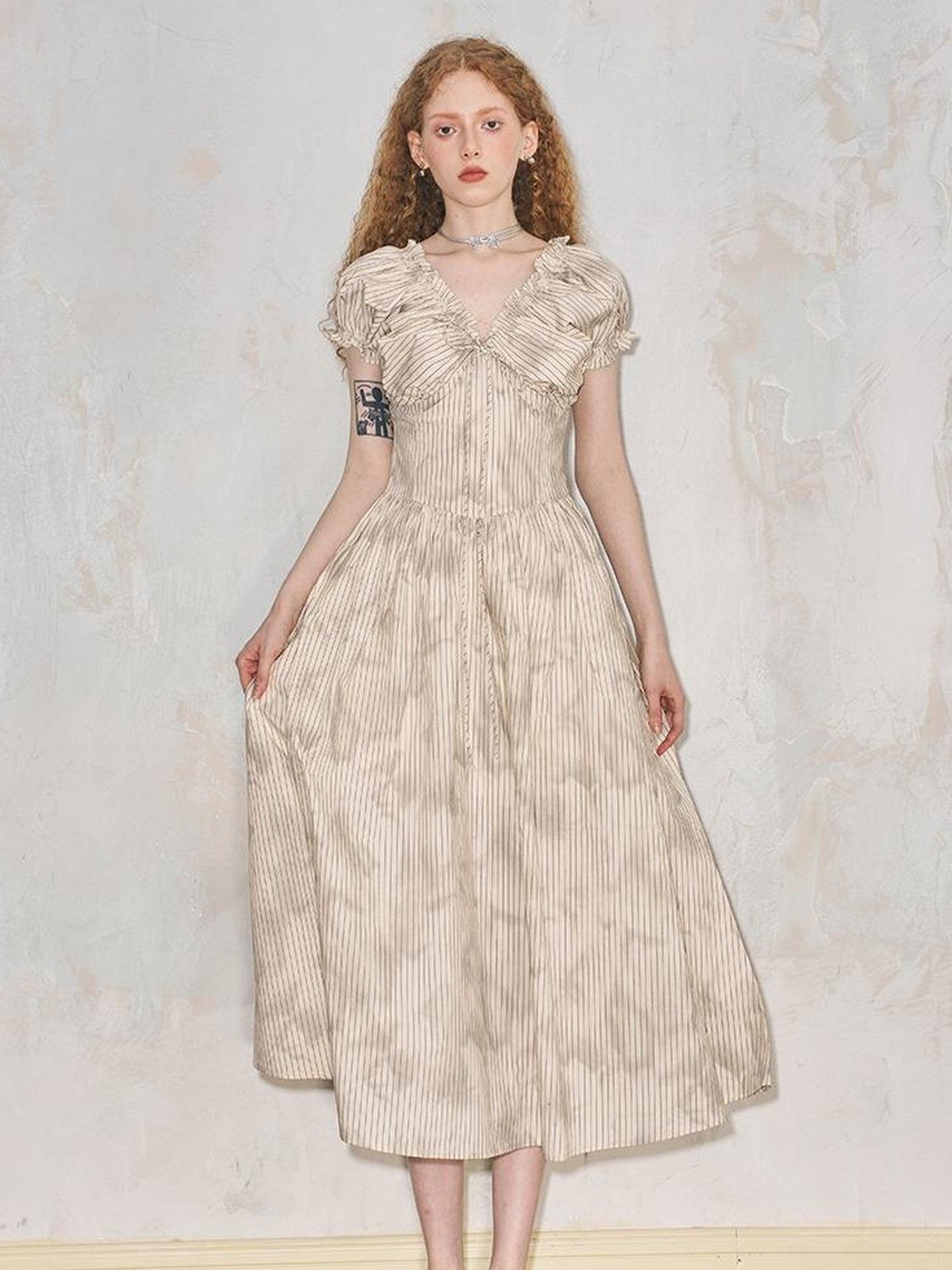 DIDDI MODA Playful V Neck Bubble Sleeve Floral Midi Dress