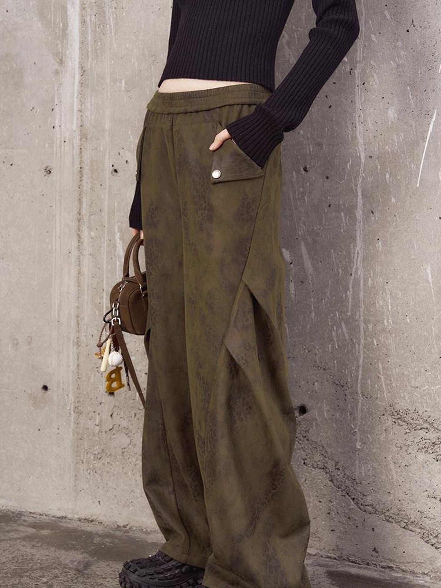 DIDDI MODA Pleated Patchwork Snake Print Relaxed Tapered Pants