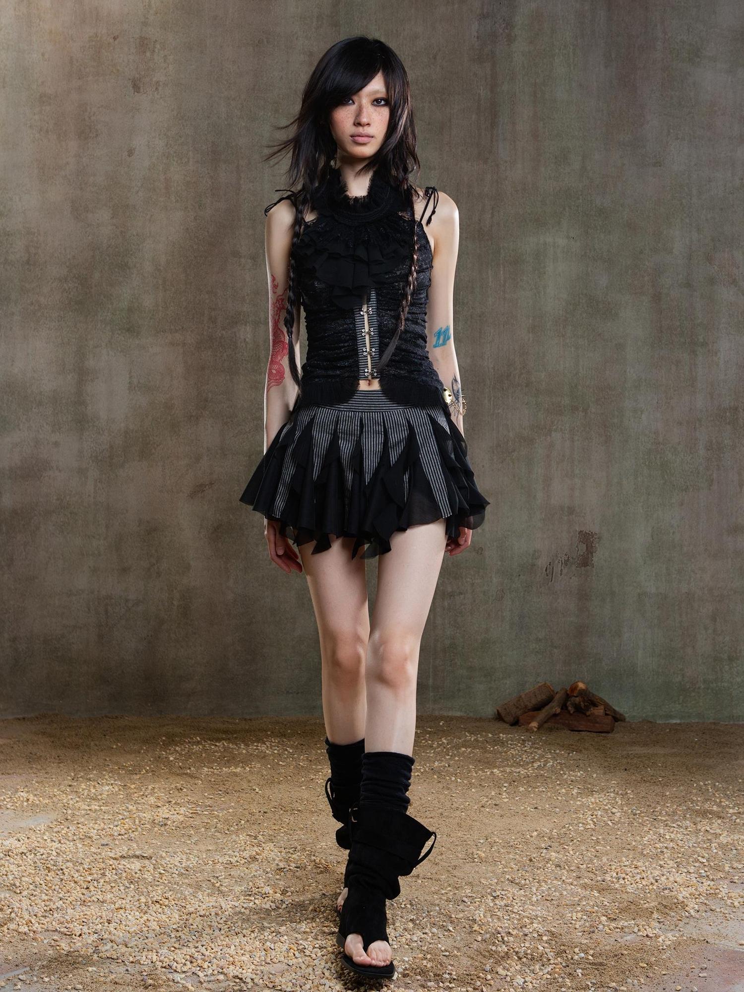 ARIADNAw Punk Gothic Pleated Asymmetrical Low Waist Skirt