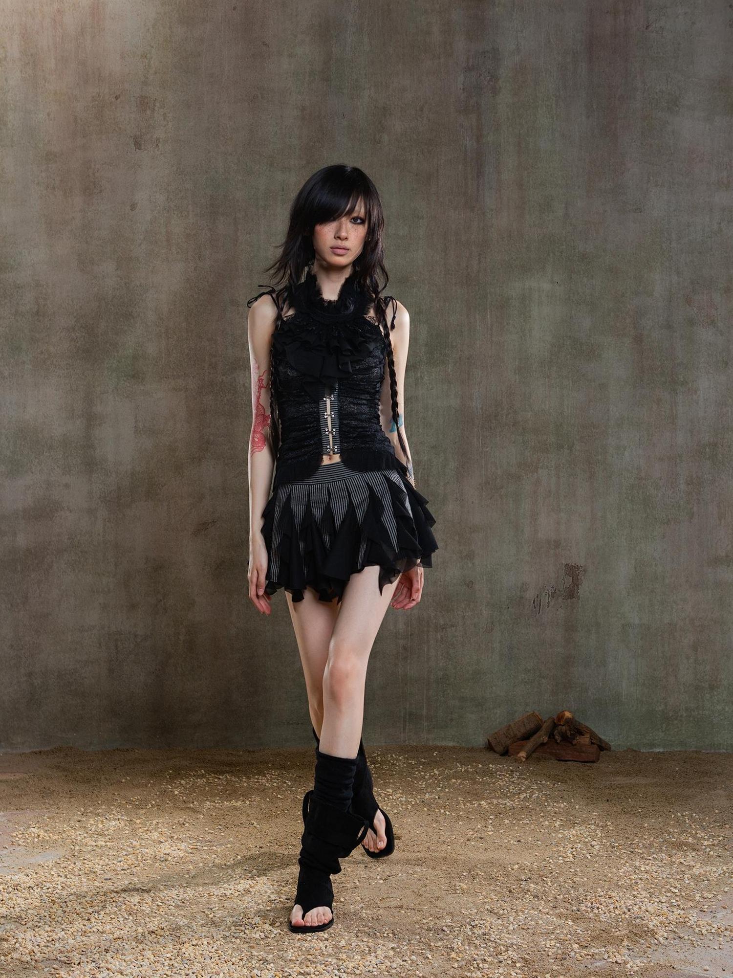ARIADNAw Punk Gothic Pleated Asymmetrical Low Waist Skirt
