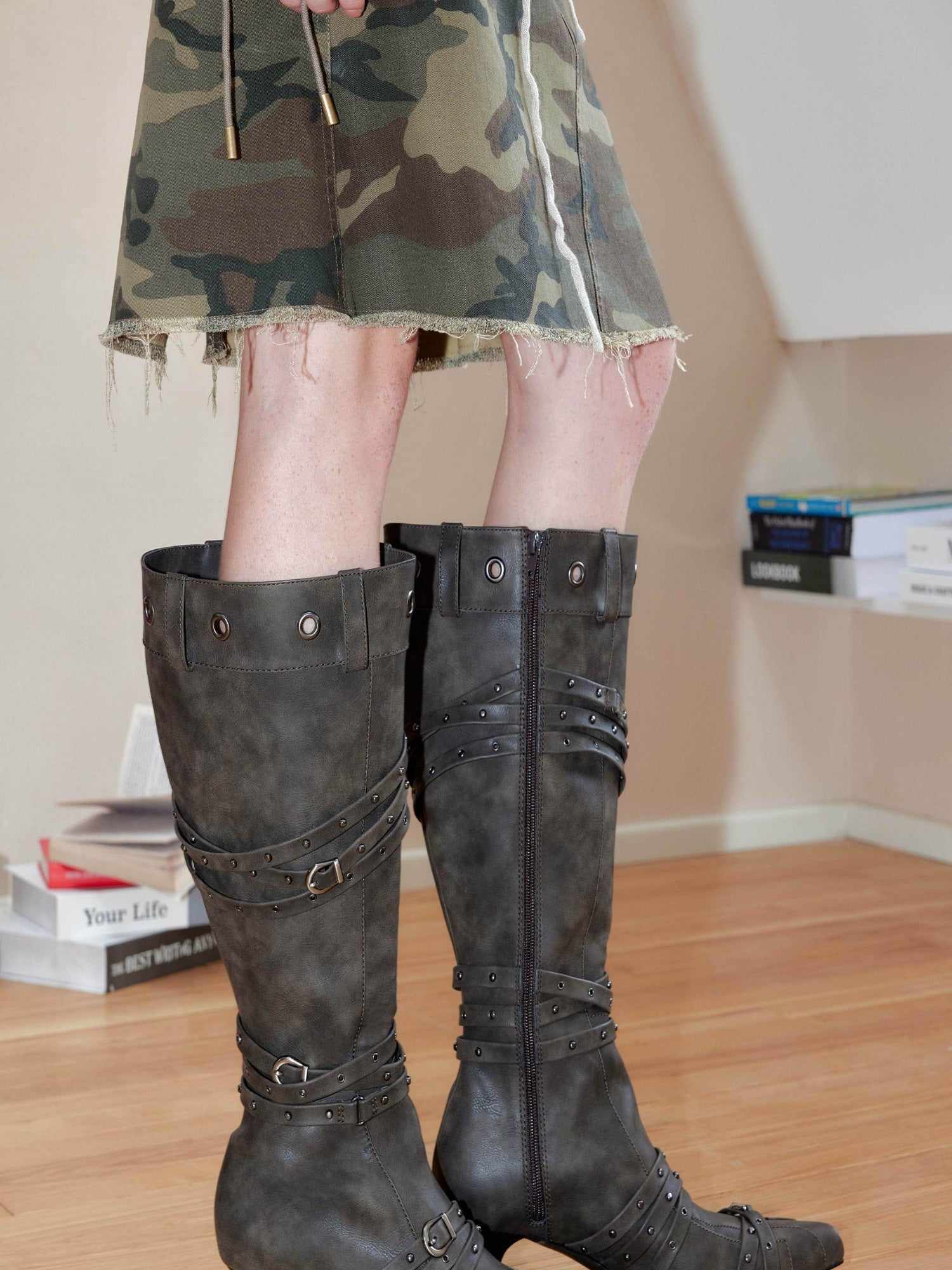2th Desire Punk Lace-Up Eyelet Rivet Knee High Combat Boots