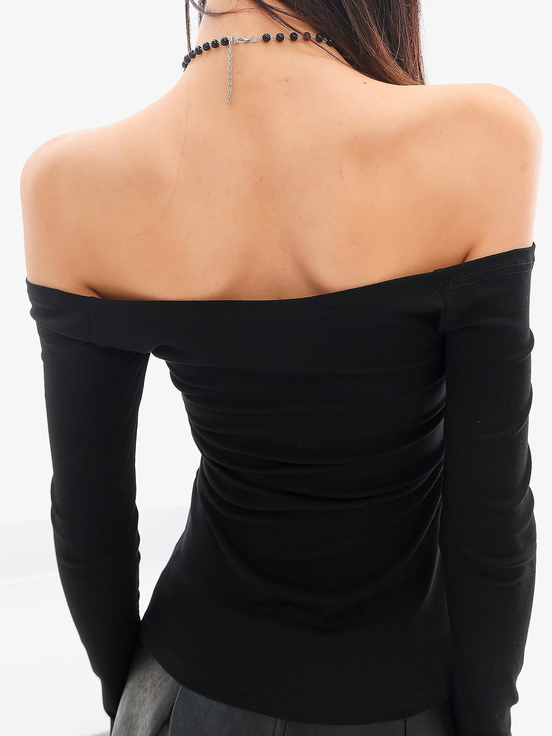 QIUQIU STUDIO Black Rhinestone Letter Off Shoulder Slim Fit Women&