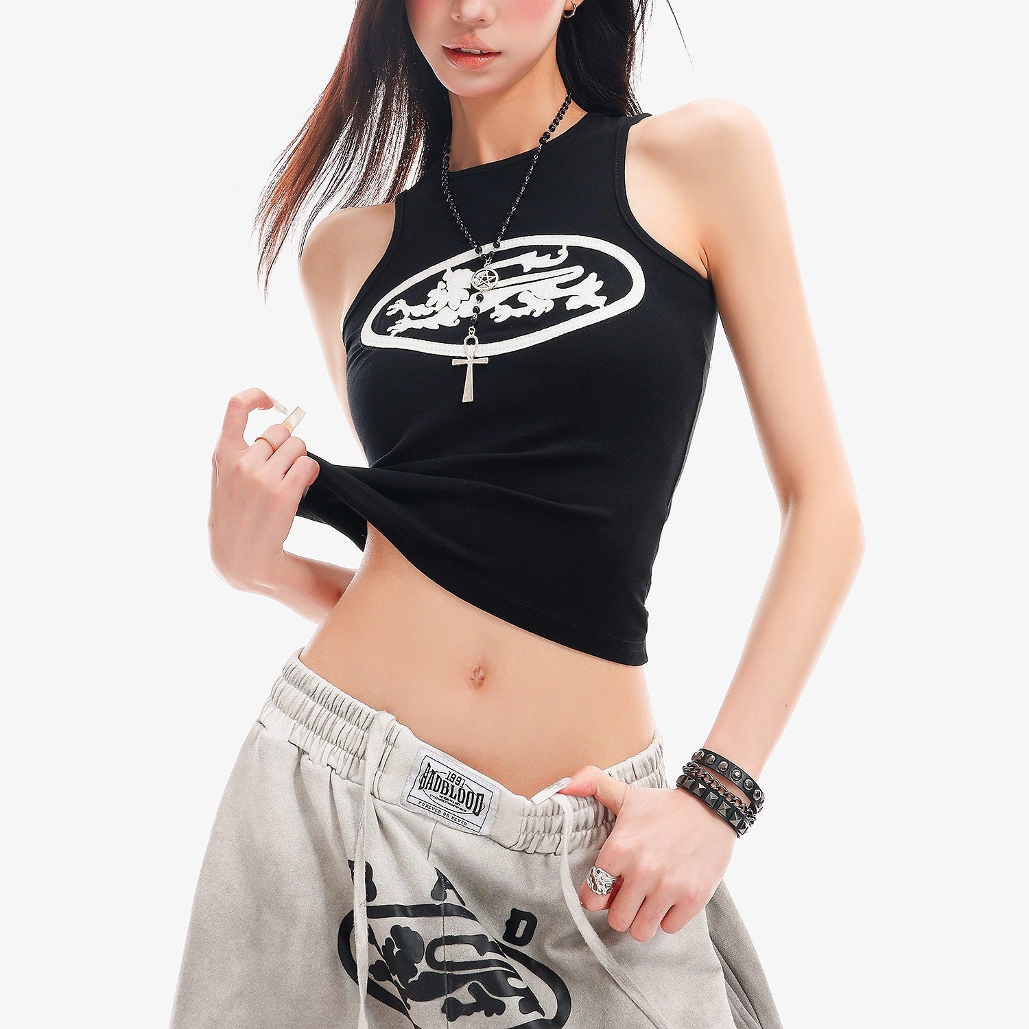 QIUQIU_STUDIO_Black_White_Contrast_Creative_Print_Racerback_Round_Neck_Women&
