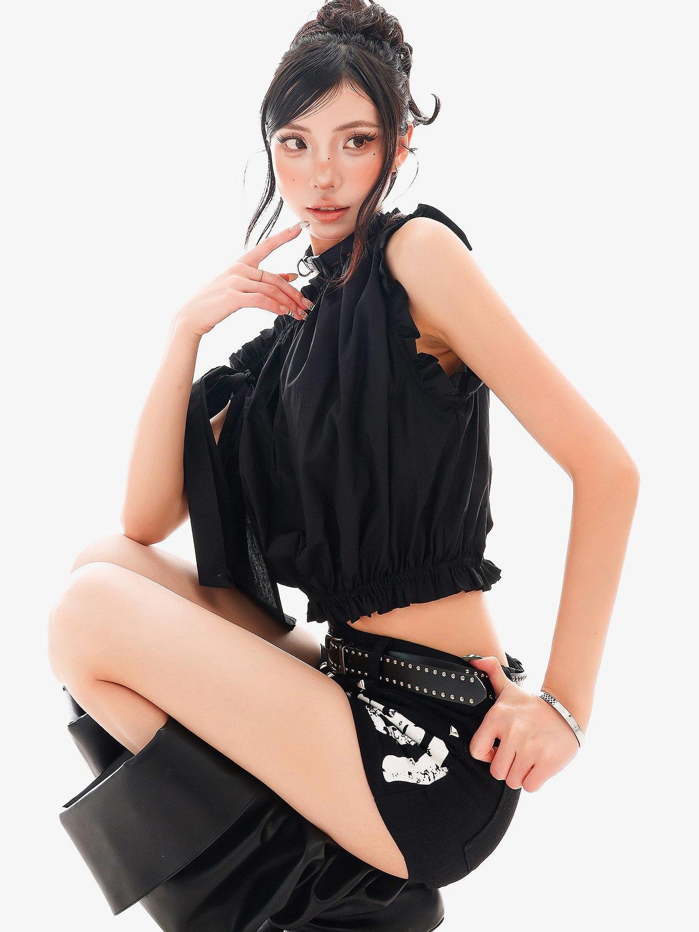 QIUQIU STUDIO Cropped Ruffled Edge One Shoulder Tie Strap Women&